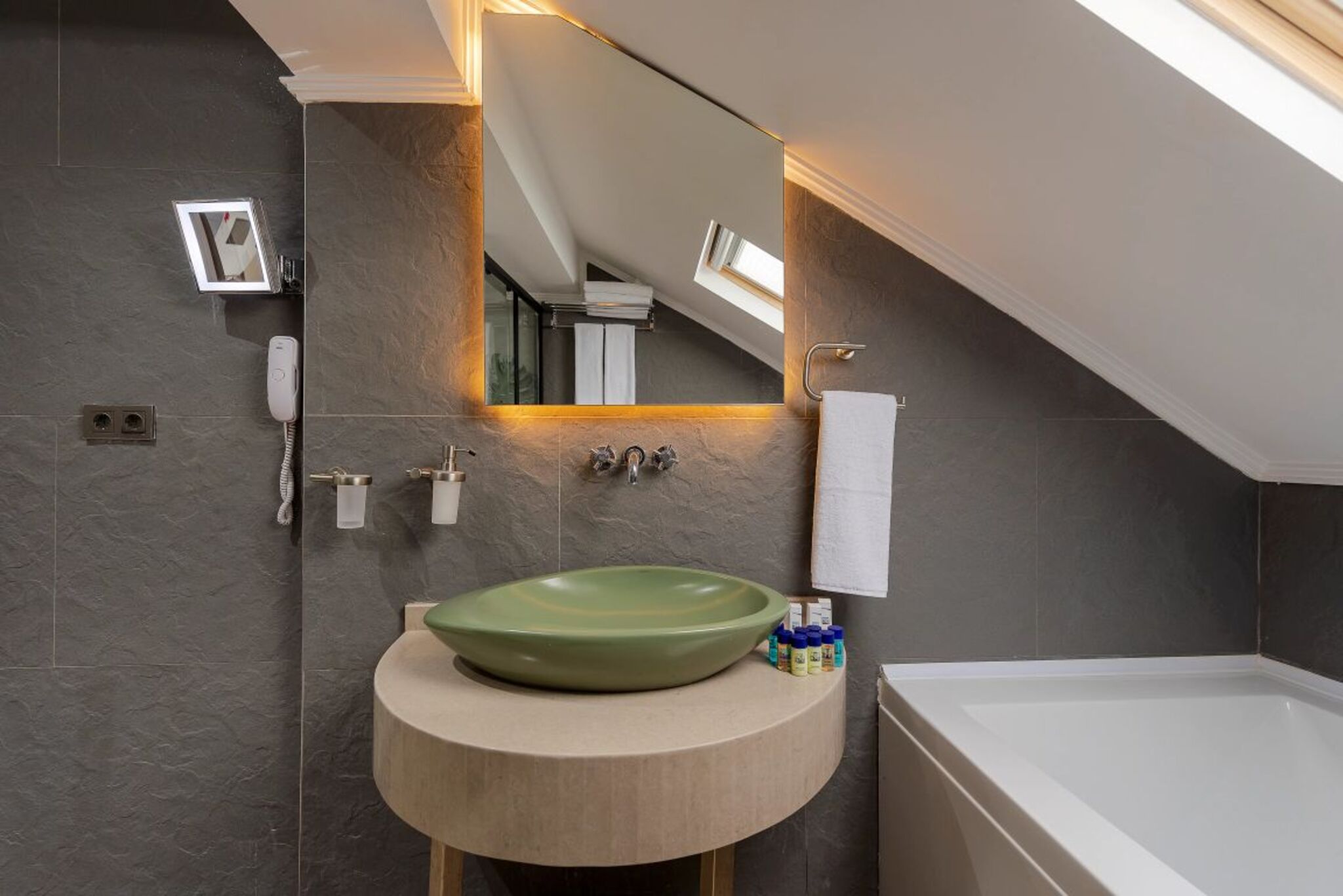 Apartment with Jacuzzi