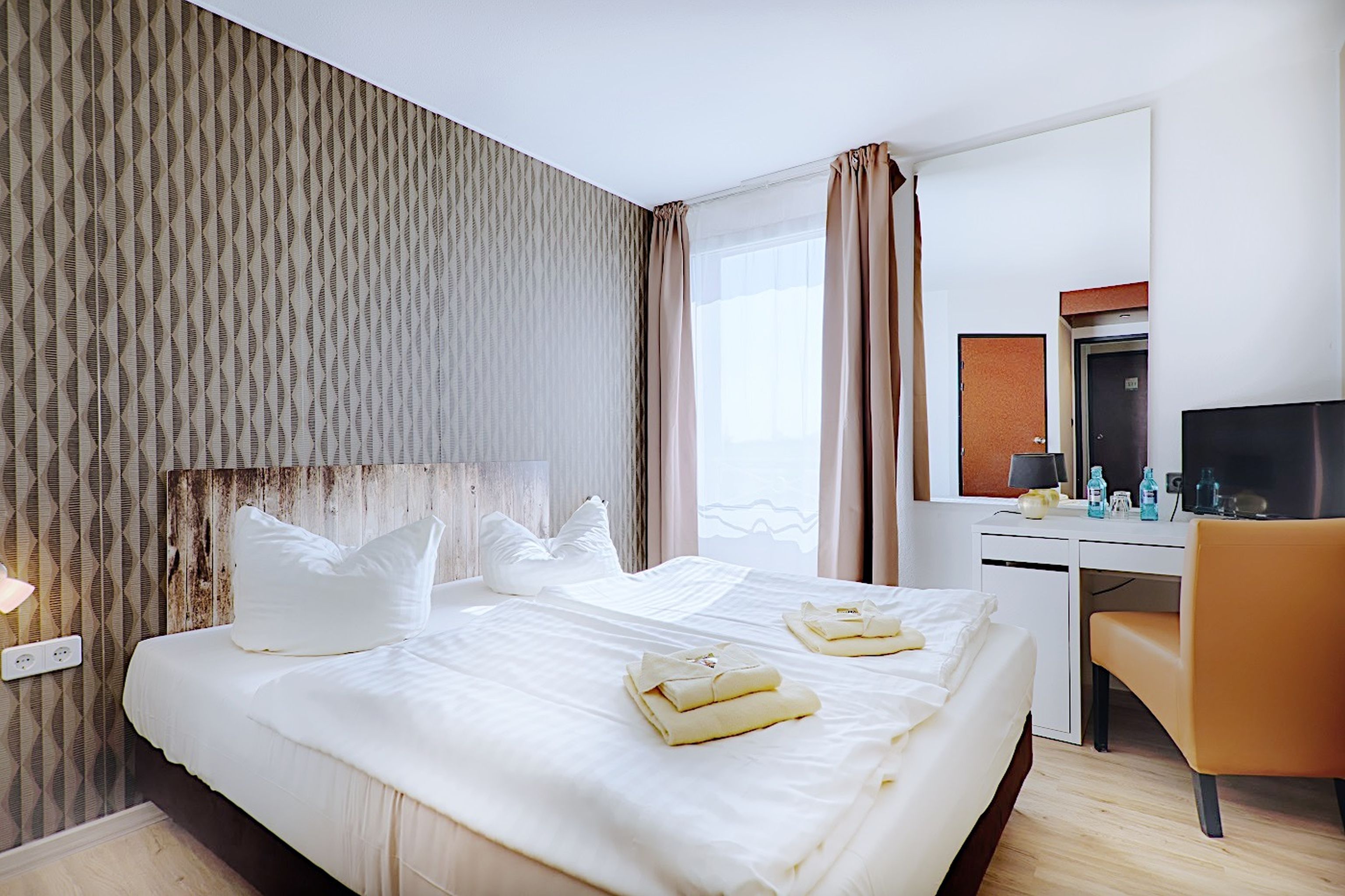 Double Queen Size Bed