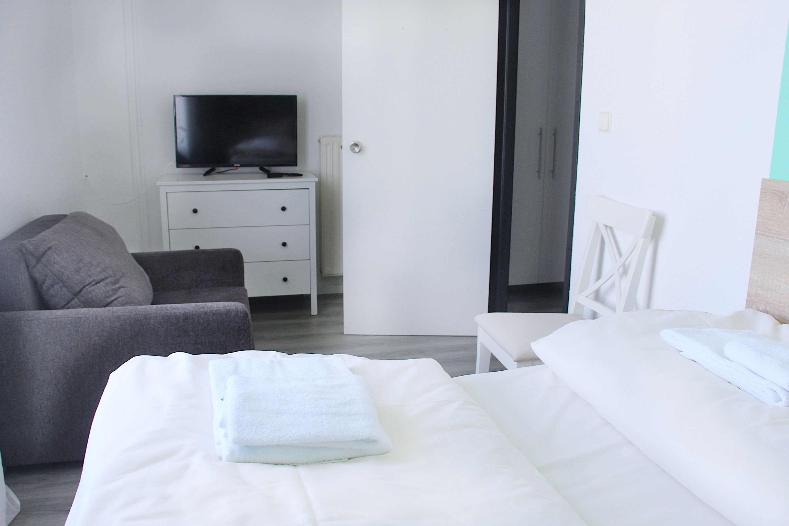 Double Queen Size Bed