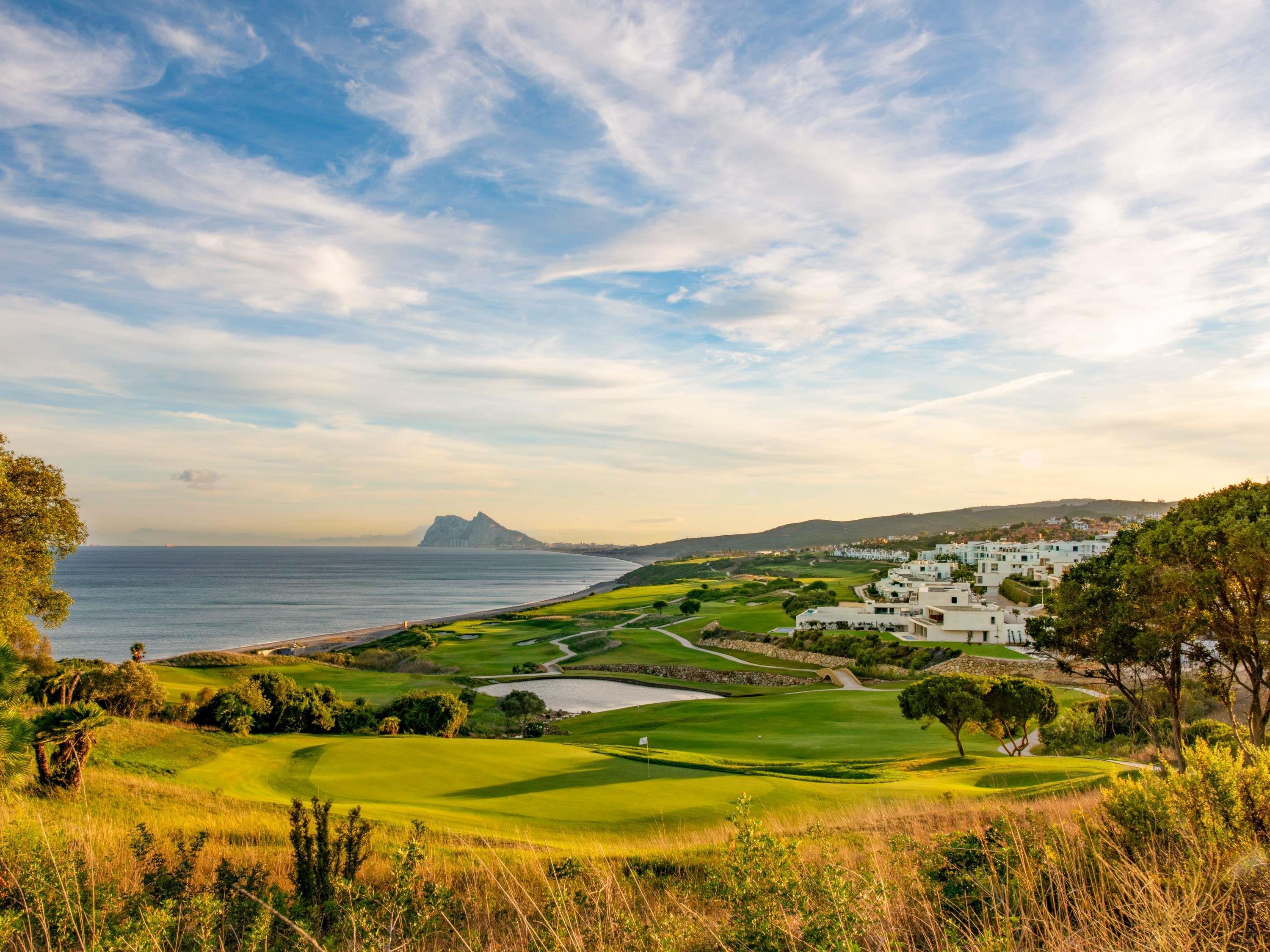 Double Deluxe Golf View