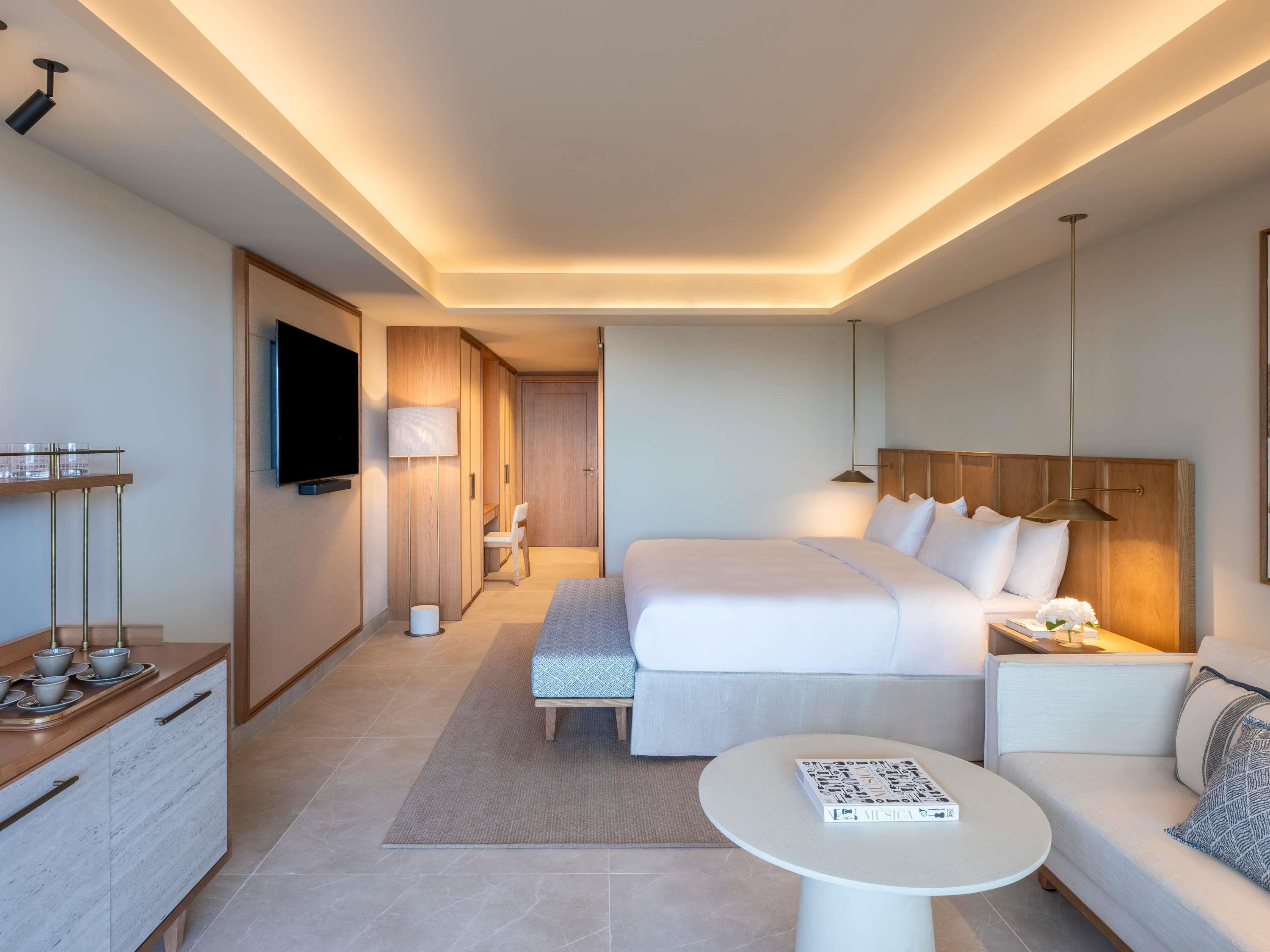 Double Pool View King Bed