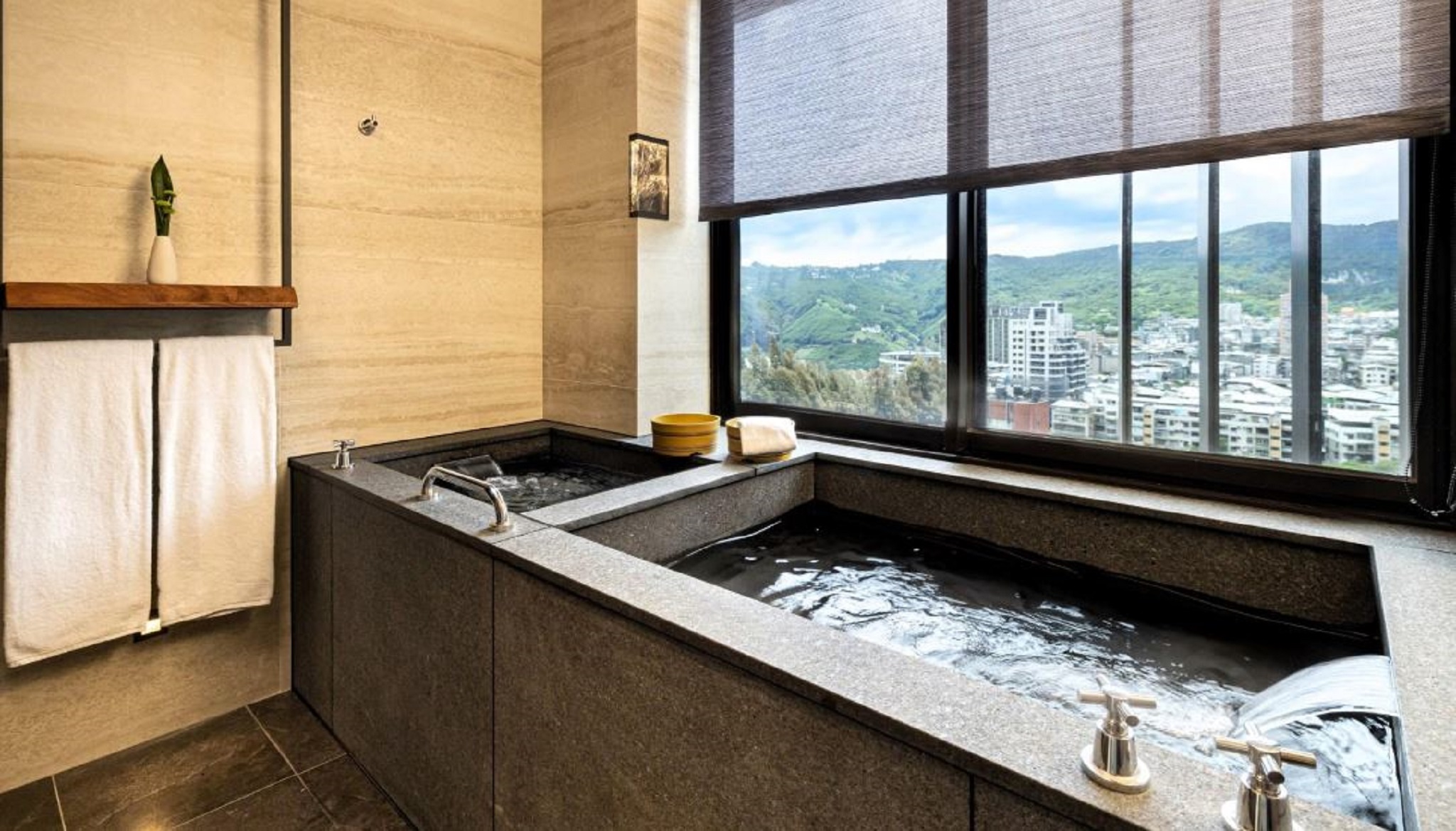 Double Deluxe Two Queen Beds