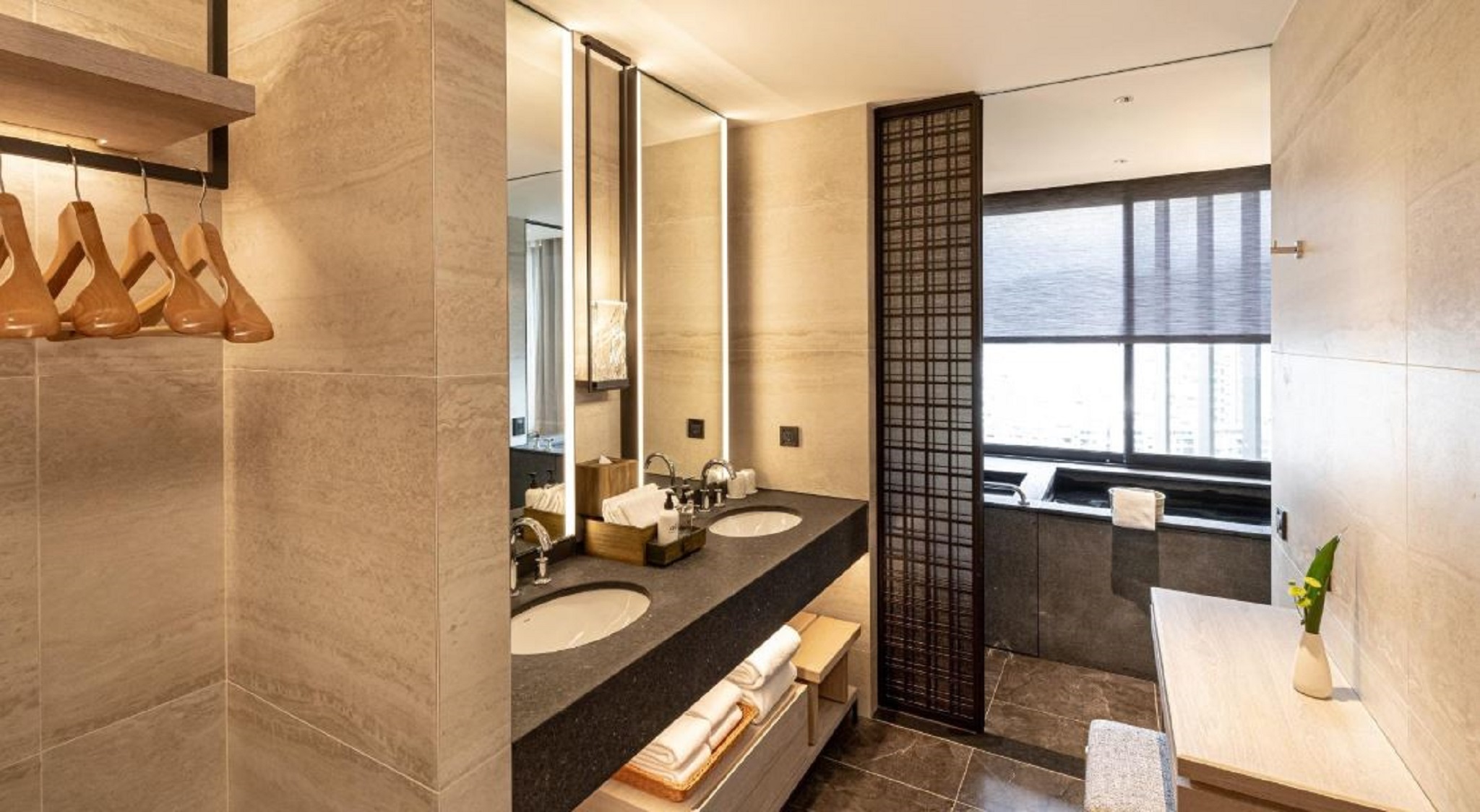 Double Deluxe Two Queen Beds