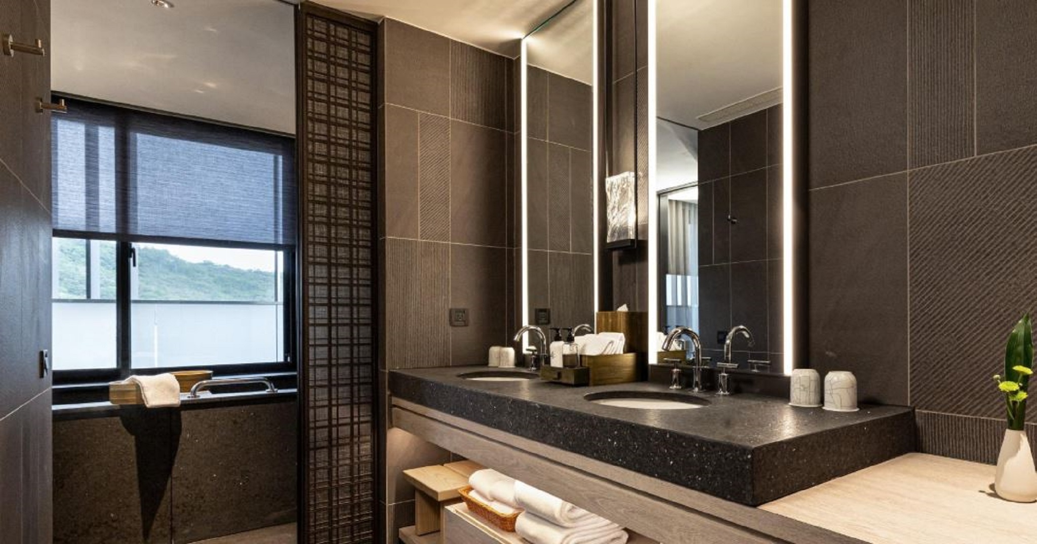 Double Two Queen Beds Premier