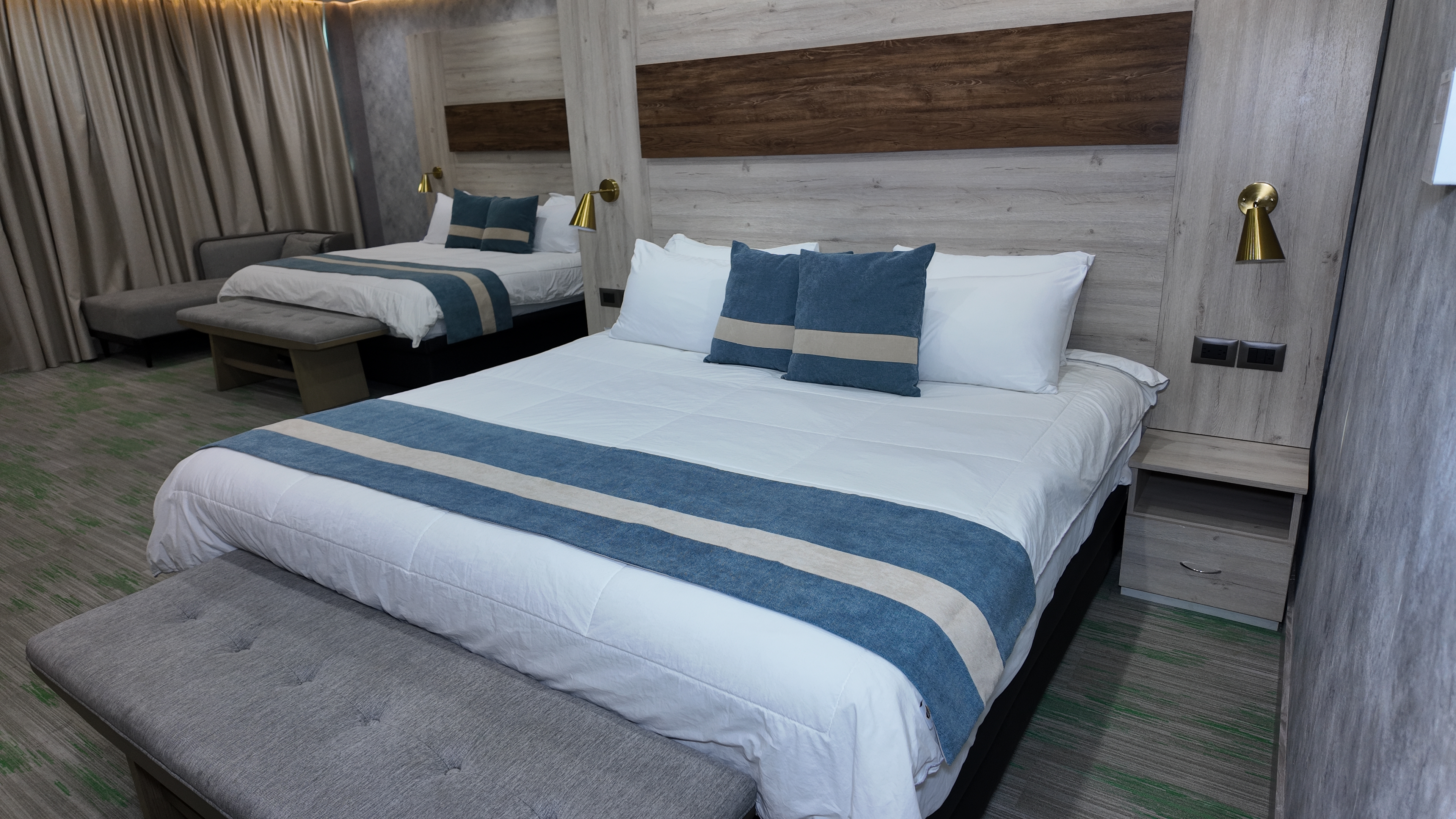 Double Deluxe Two Beds