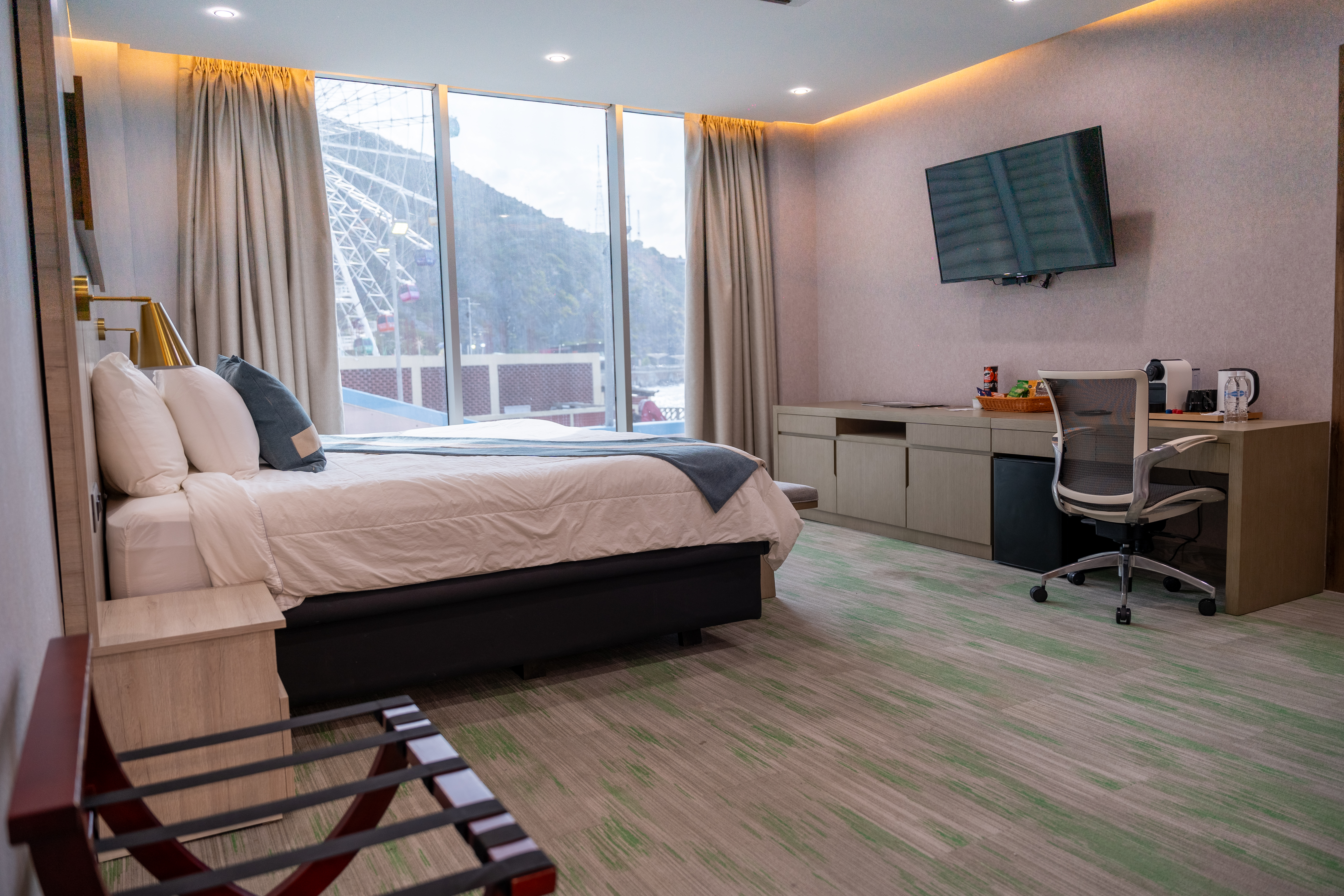 Double or Twin Deluxe One Bed