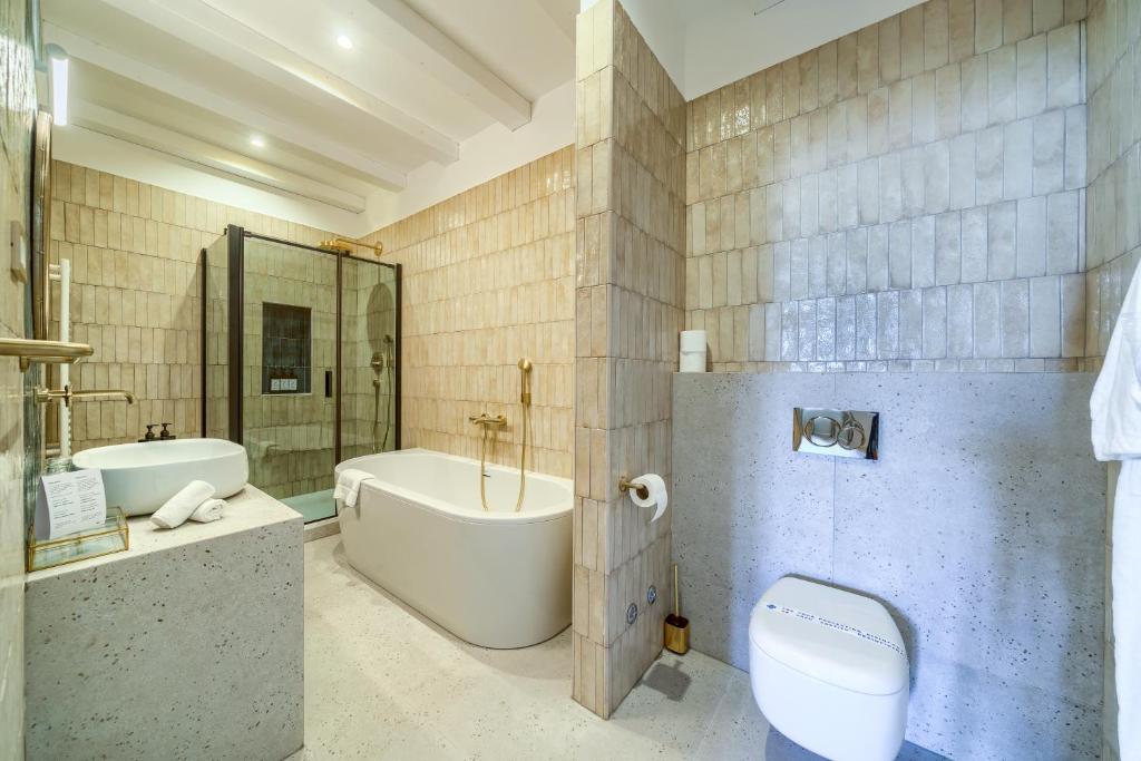 Suite One Bedroom with Views