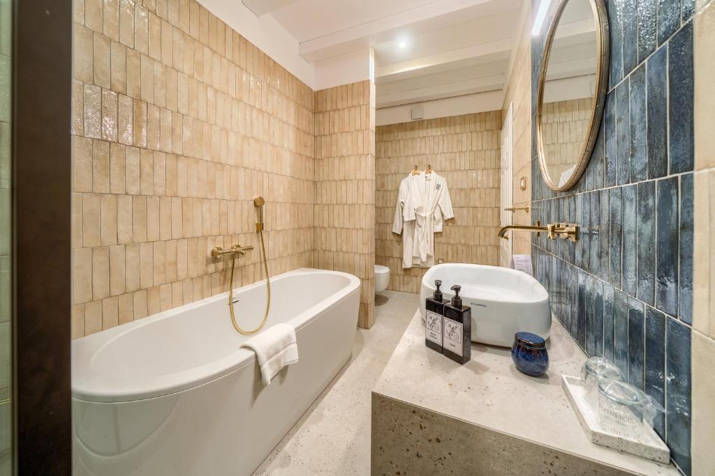 Suite One Bedroom with Views