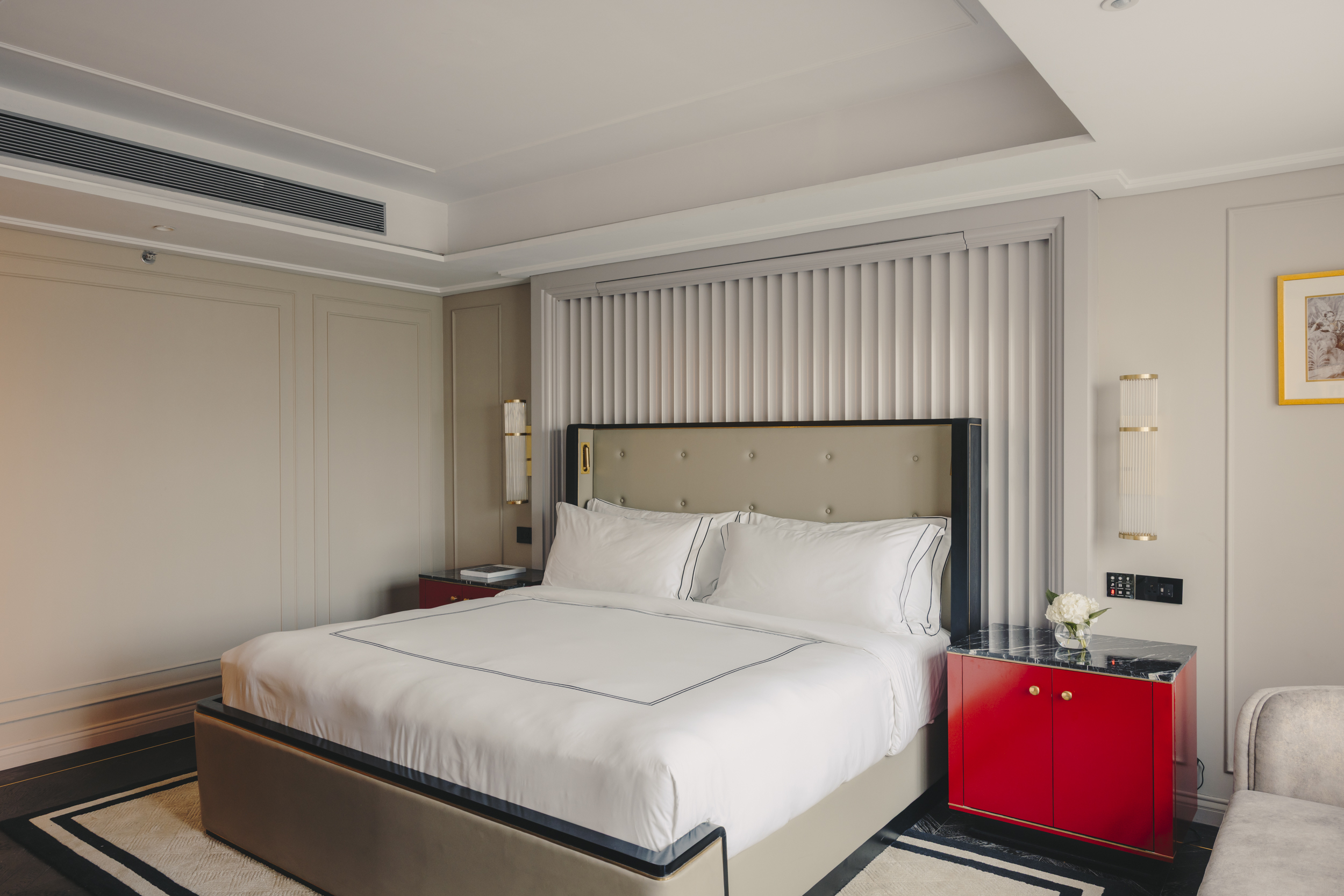 Suite Deluxe King Bed