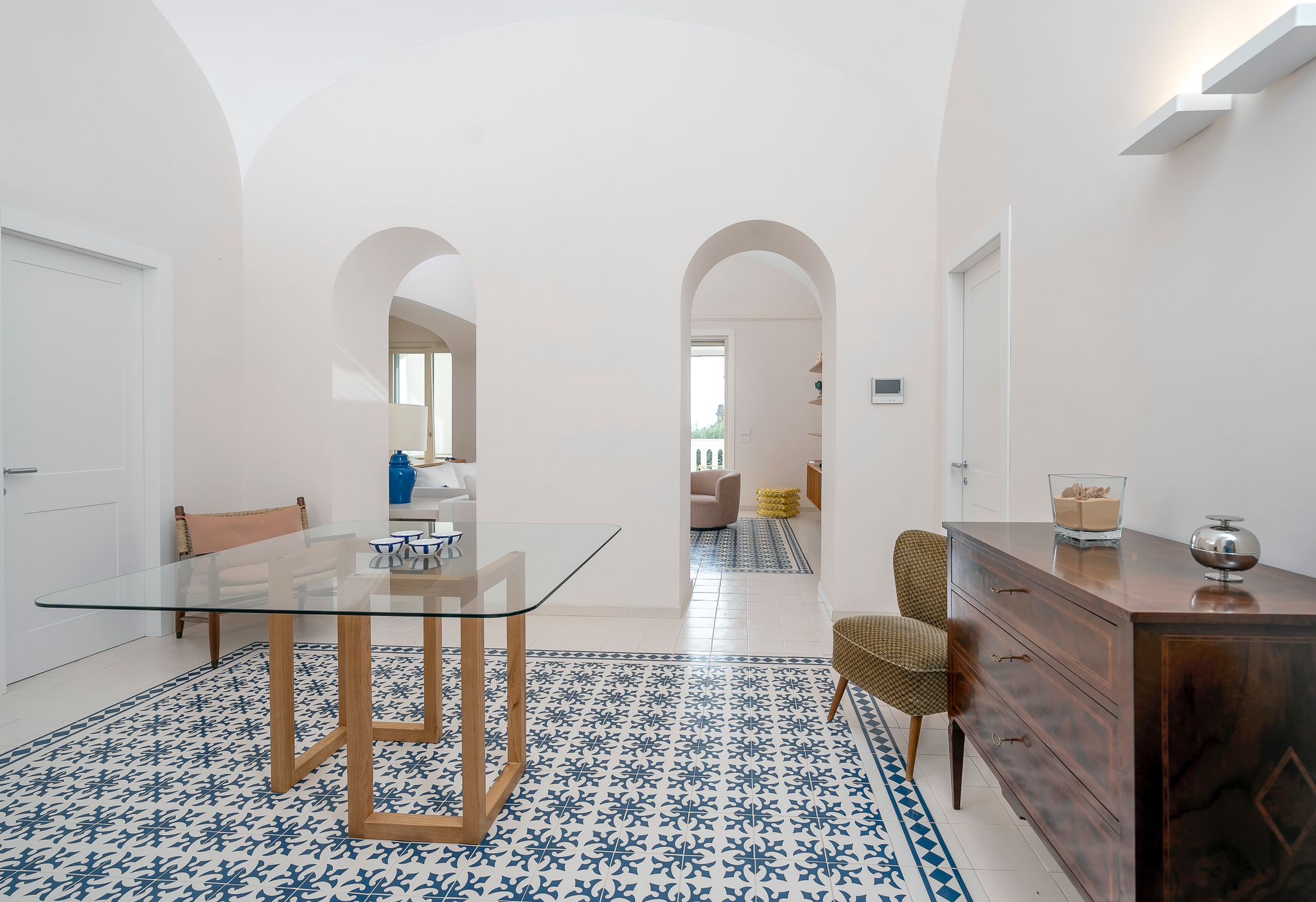 Apartment Three Bedrooms Three Bathrooms