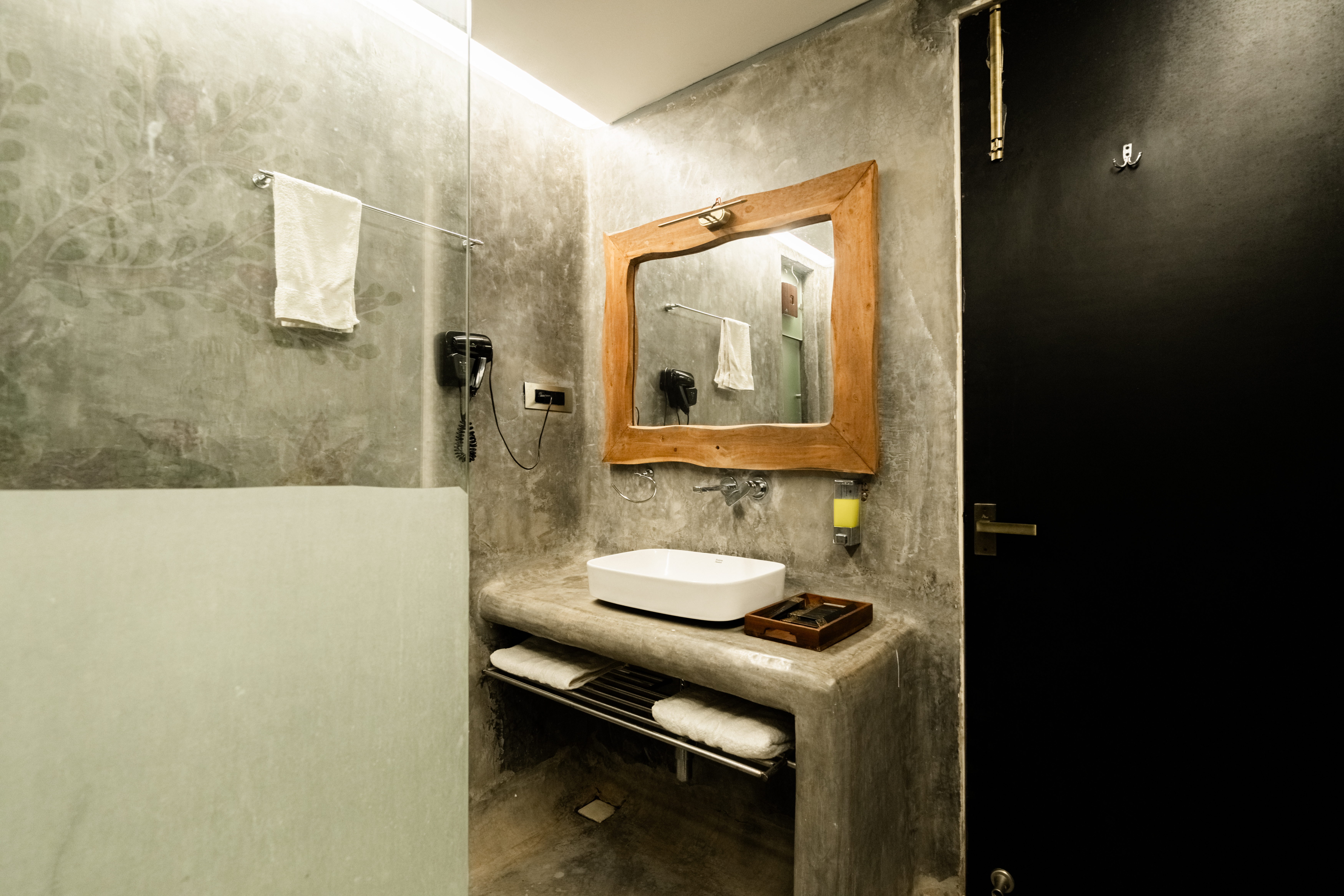 Double Deluxe Pool View