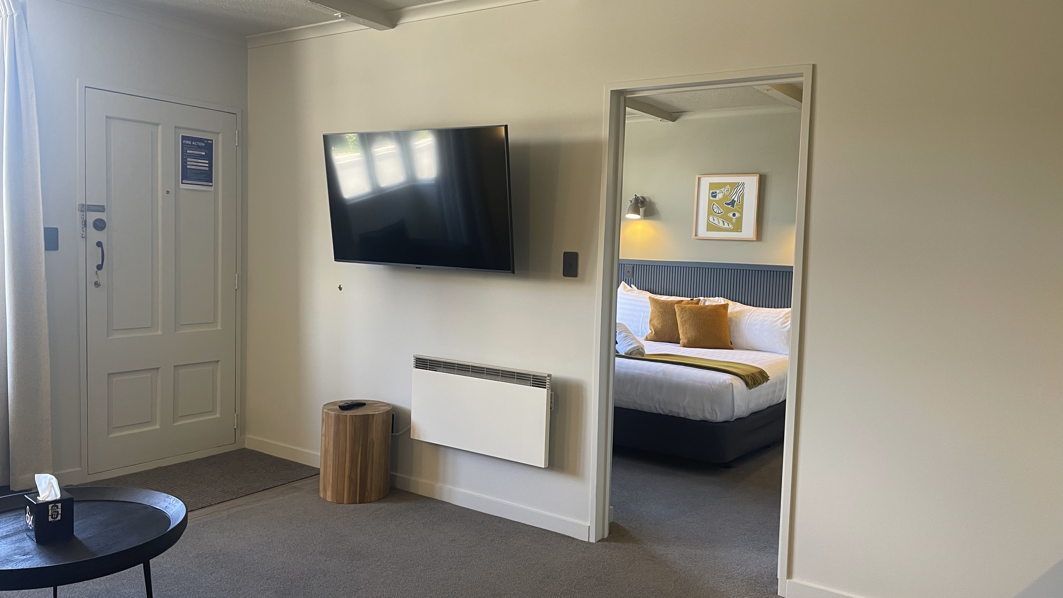 Apartment Accessible King Size Bed