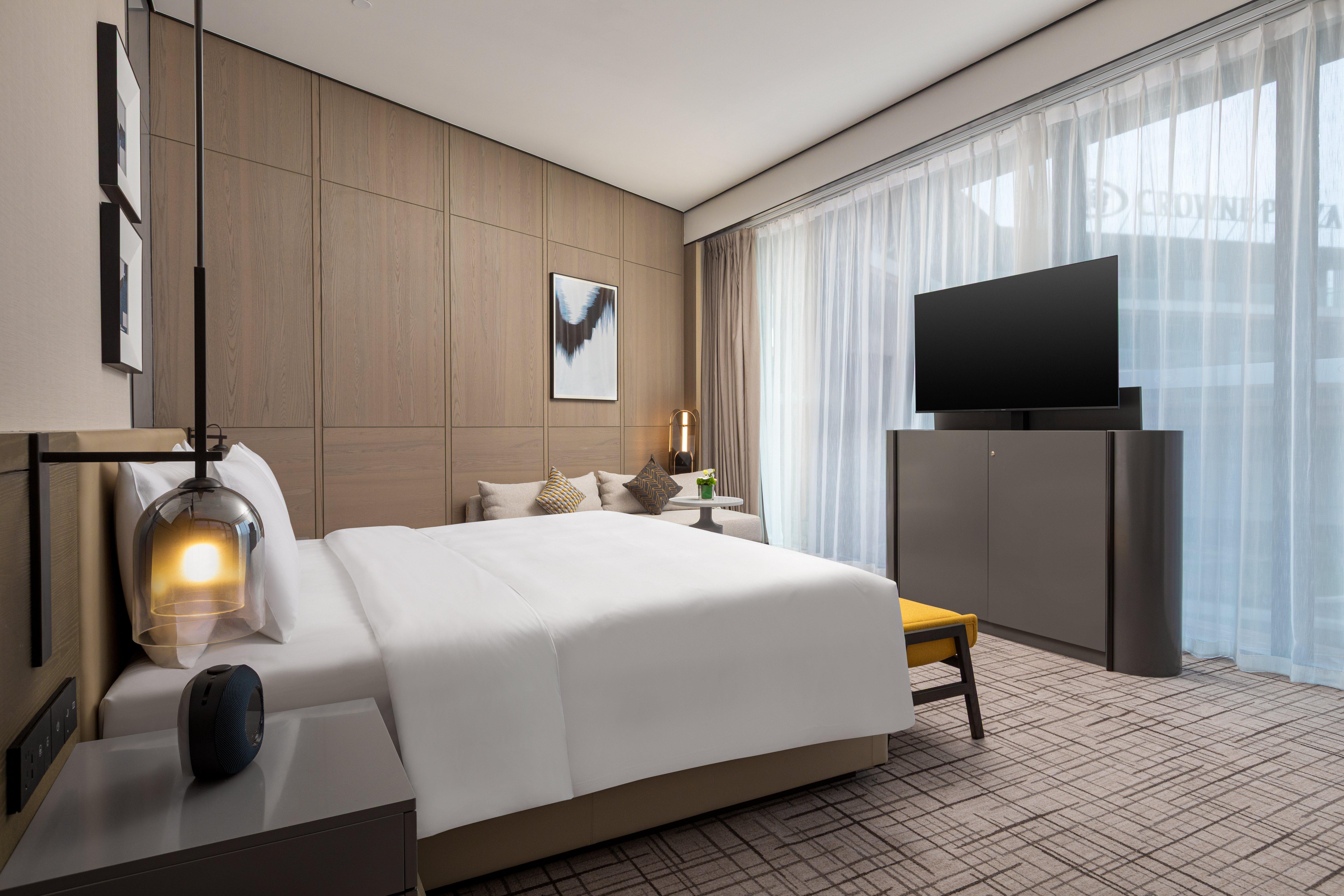 Double Accessible King Size Bed