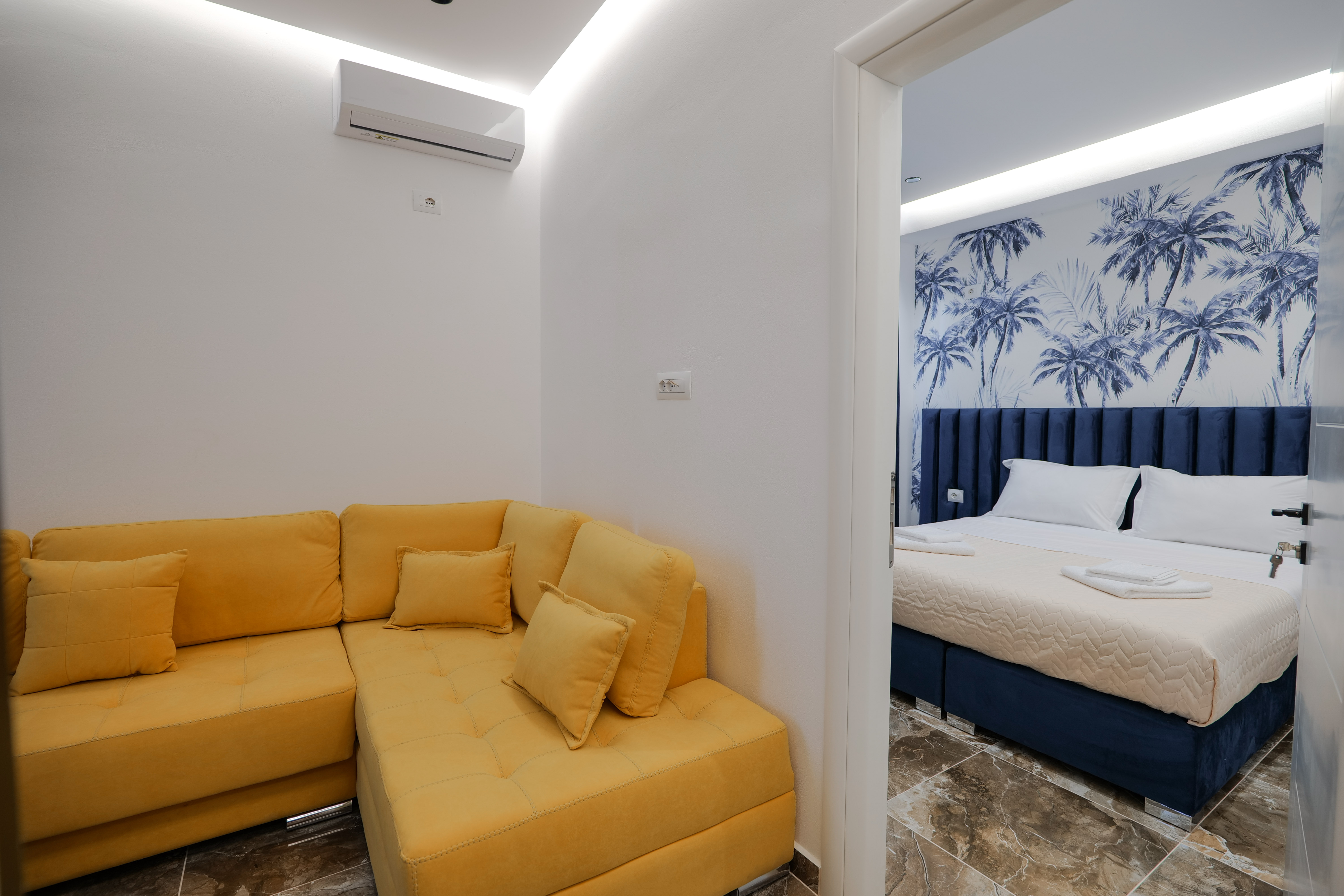 Apartment Double Bed Smoking