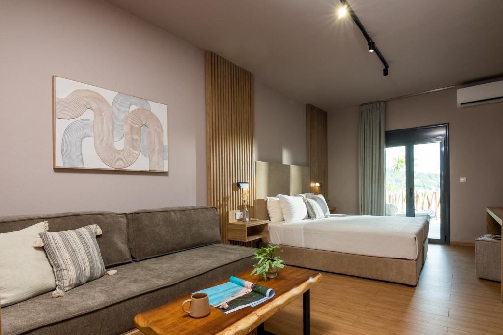 Double Deluxe One Bed