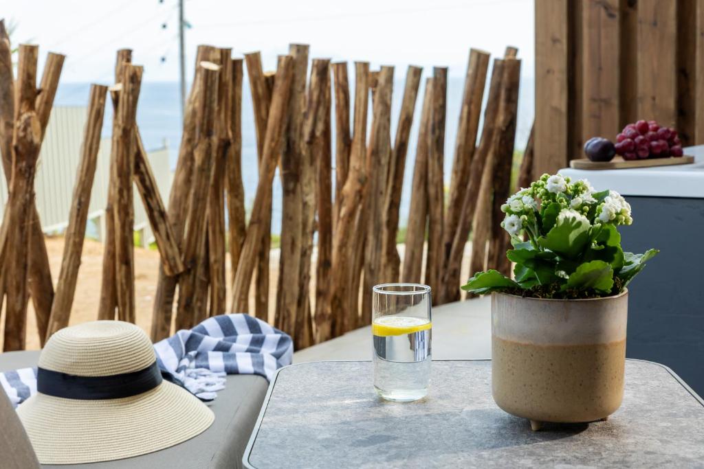 Double Deluxe One Bed