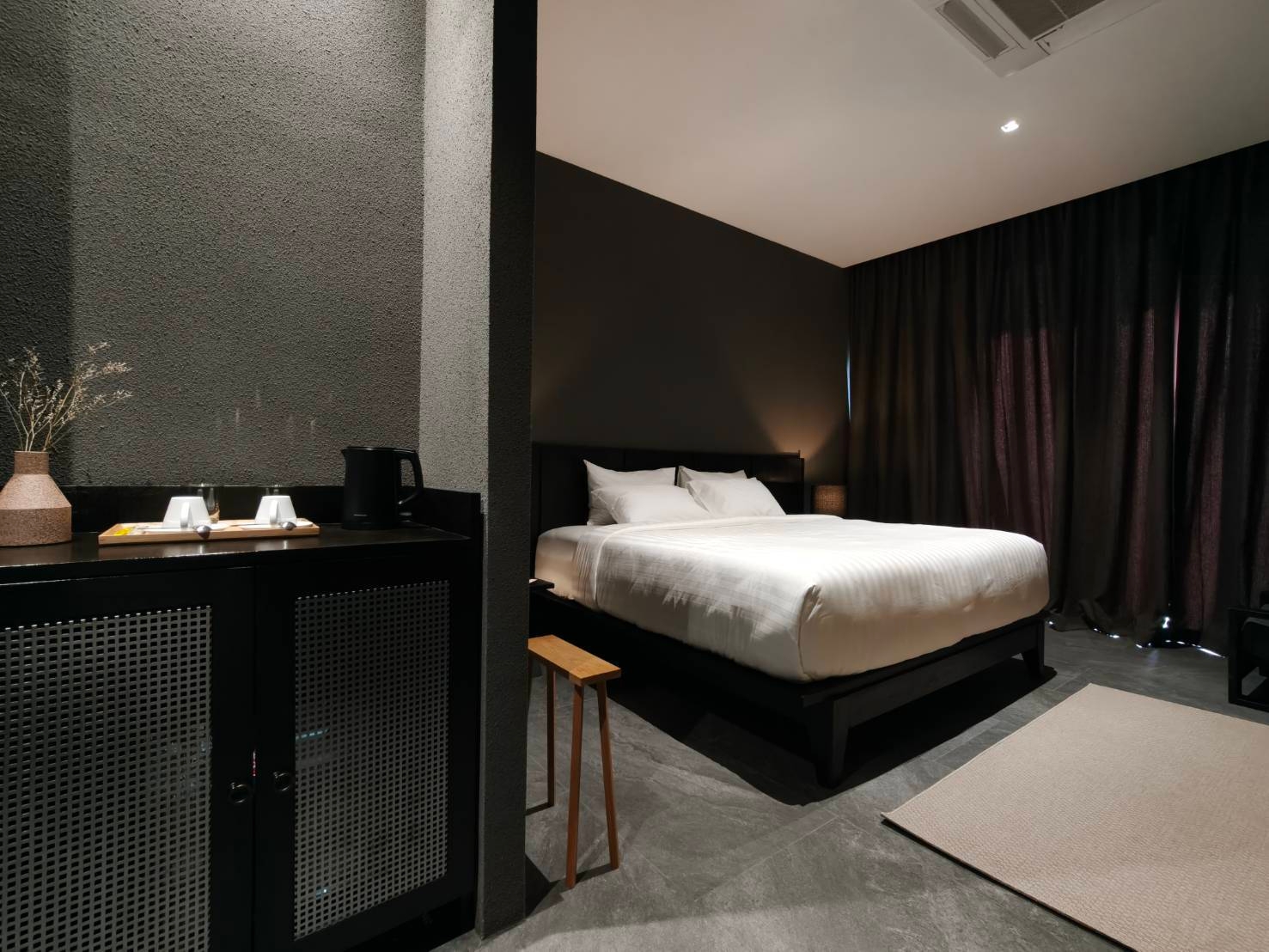 Double Deluxe King Bed