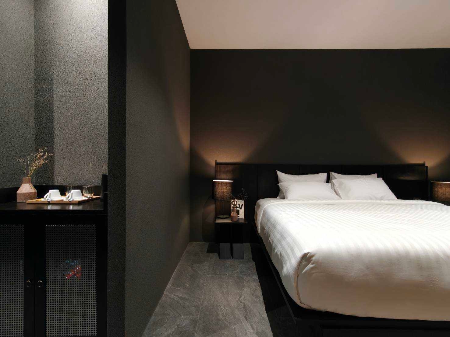 Double Deluxe King Bed