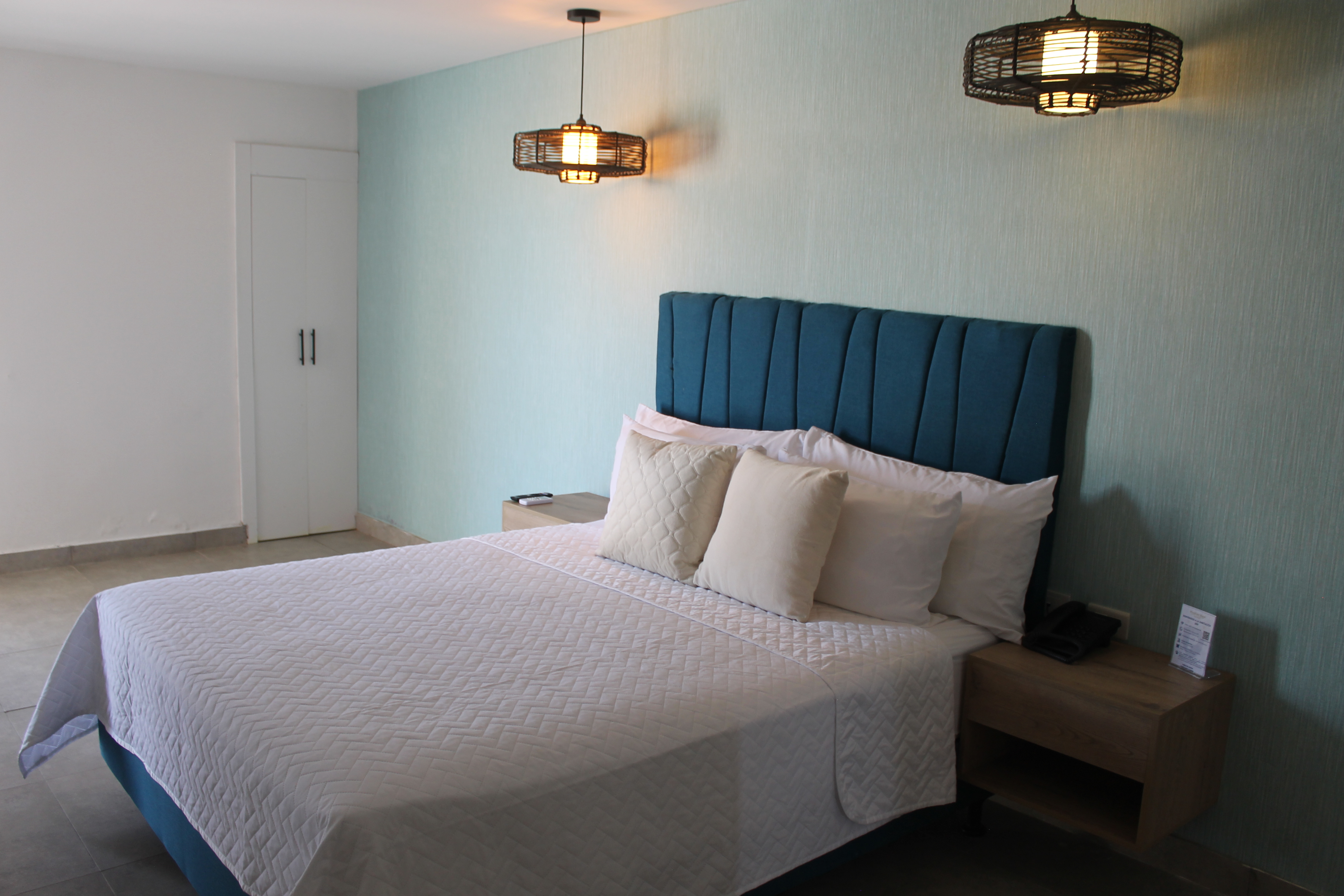 Double King Bed One Bedroom 