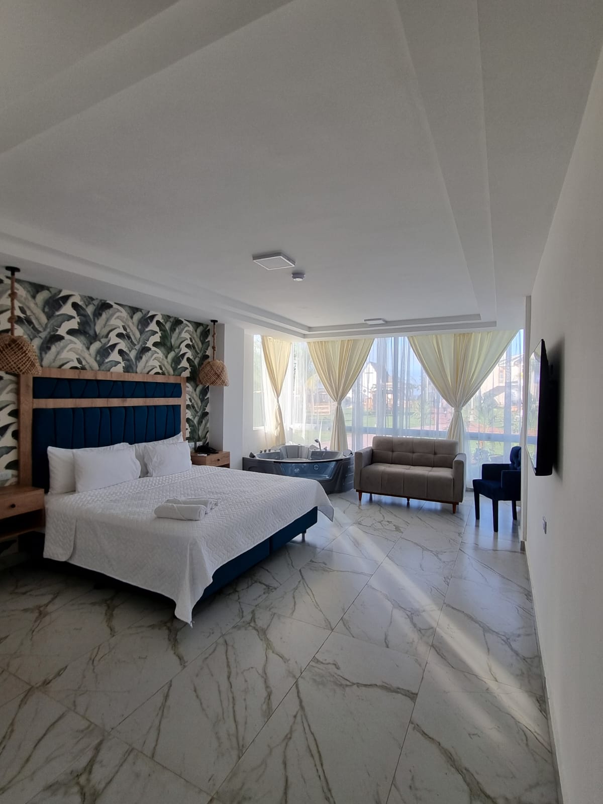 Junior Suite Classic King Bed