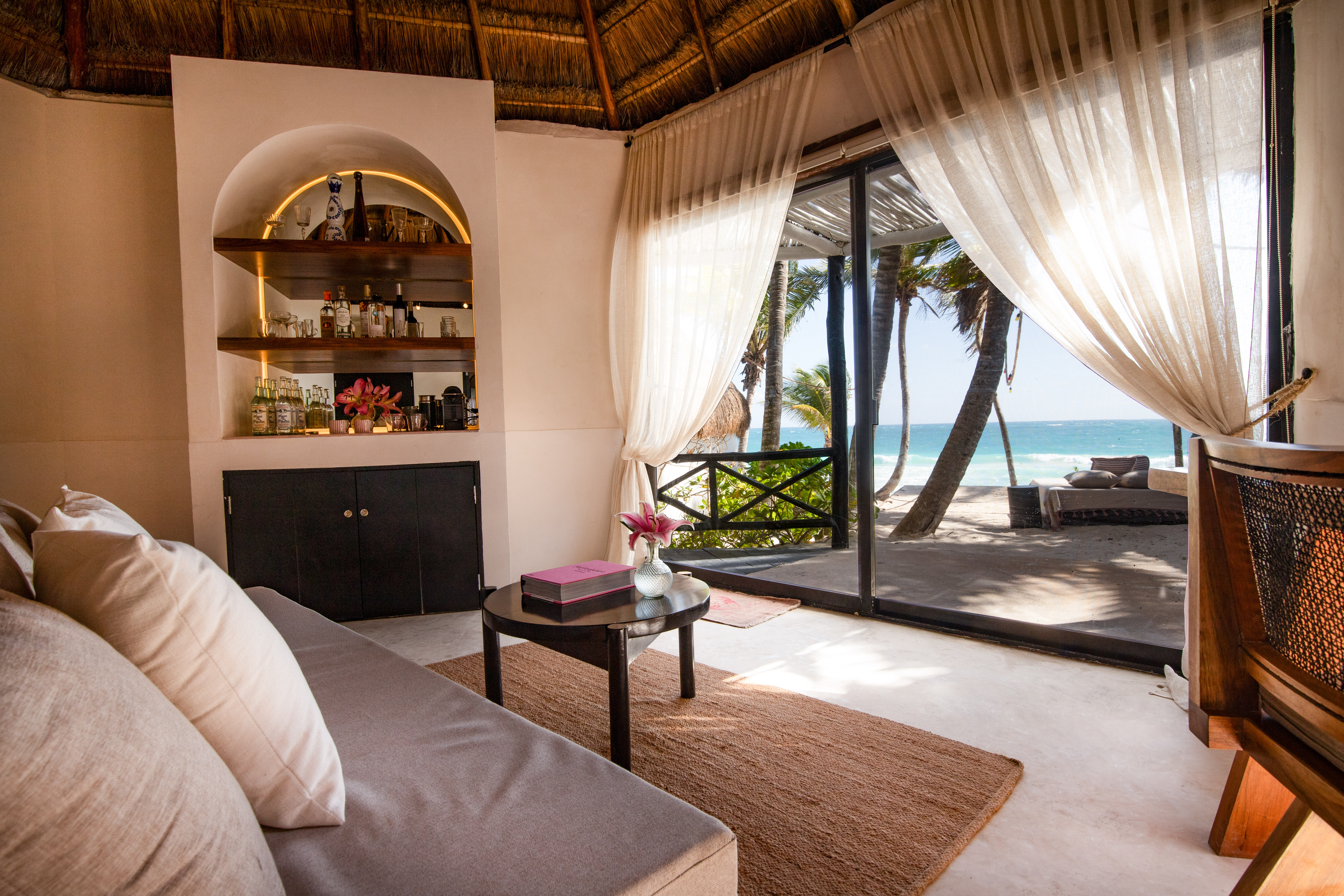 Villa Beach Front with Private Pool