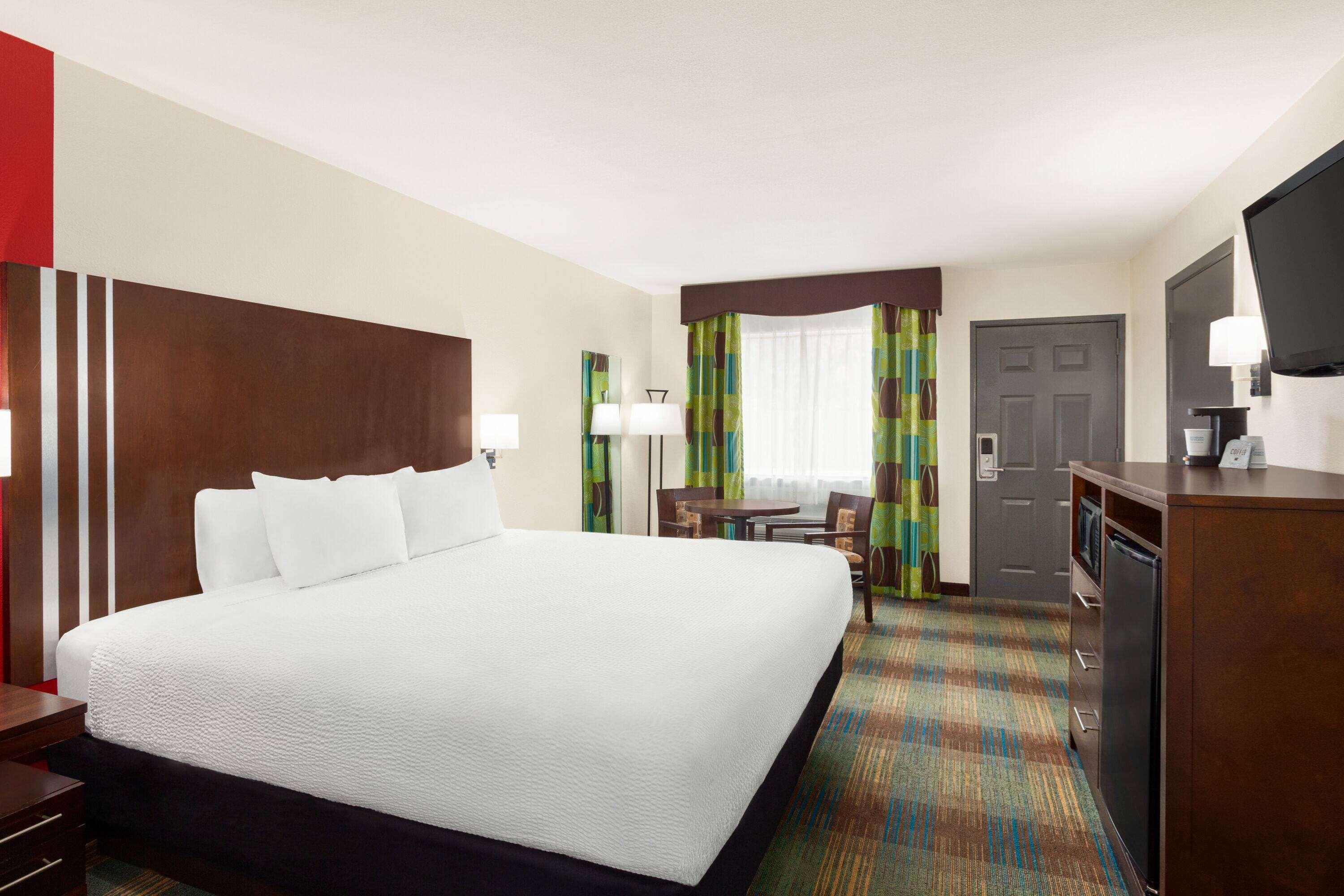 Double King Bed Non Smoking