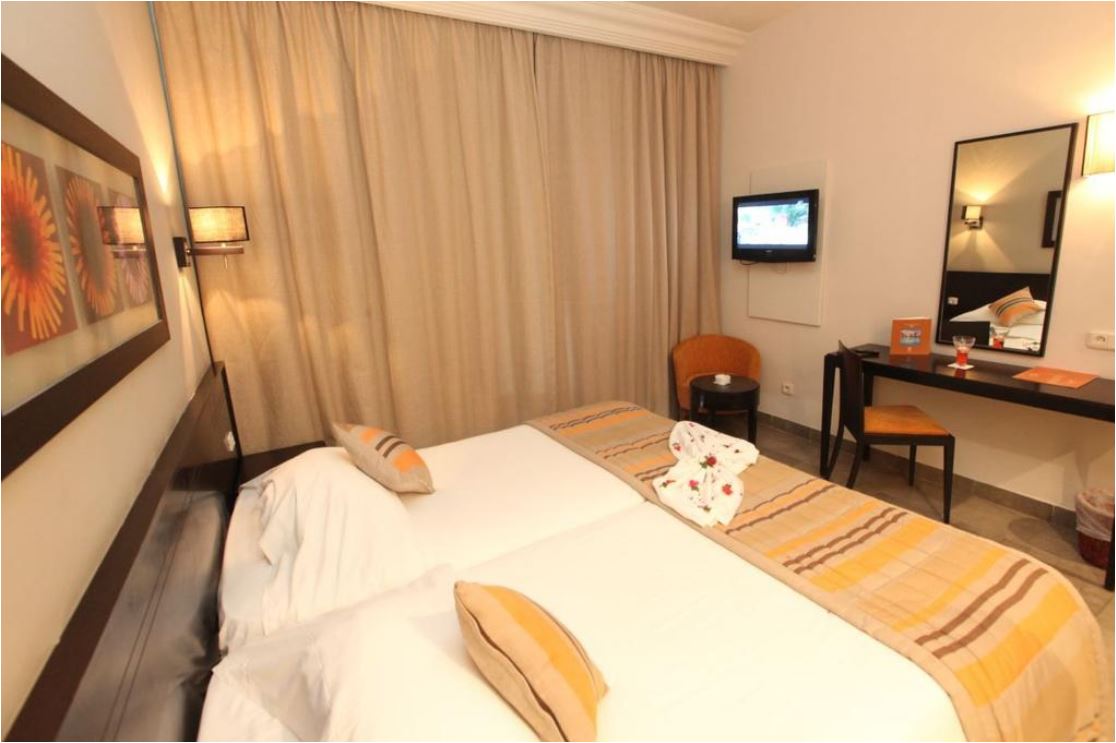 Double or Twin Standard