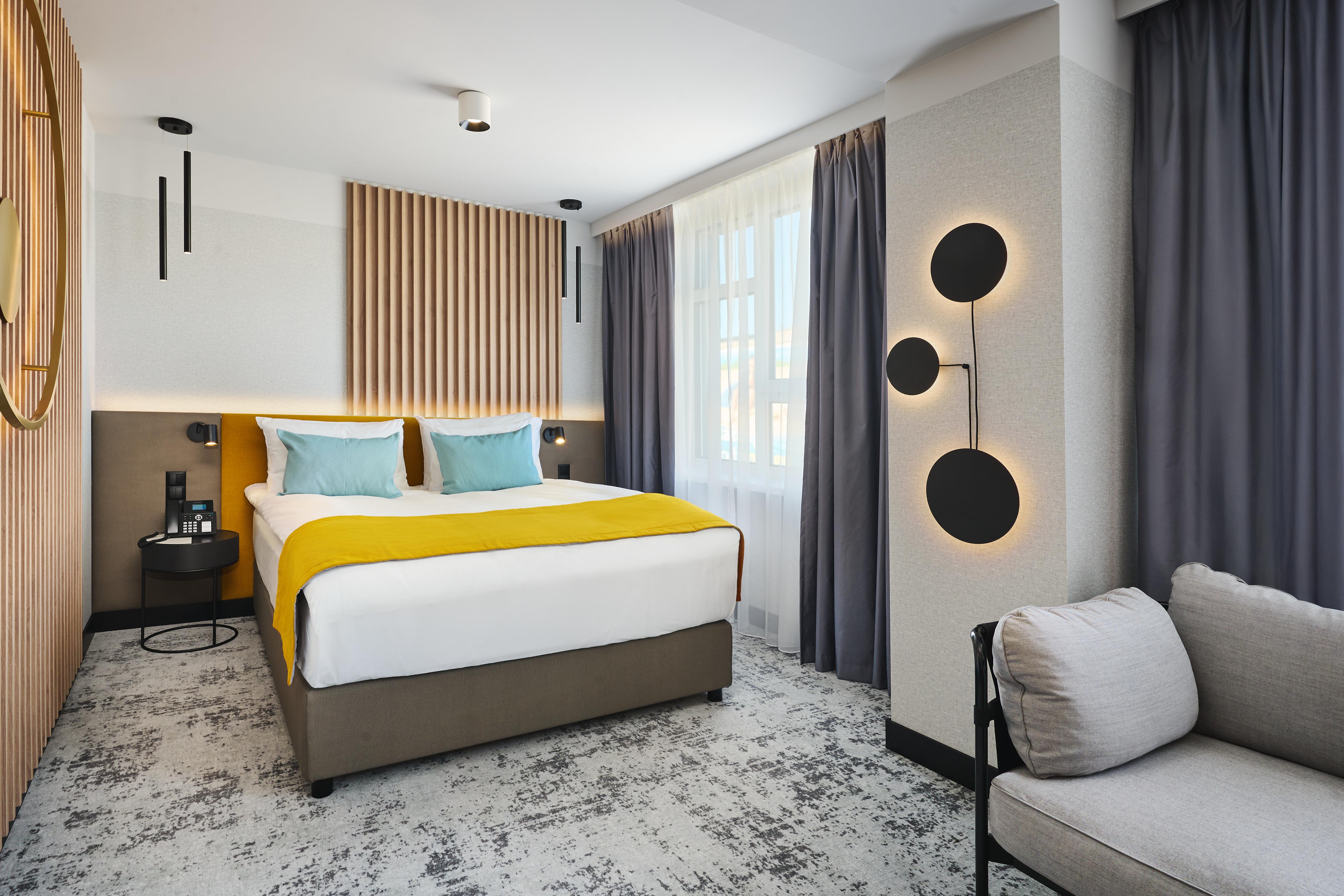 Double Queen Size Bed