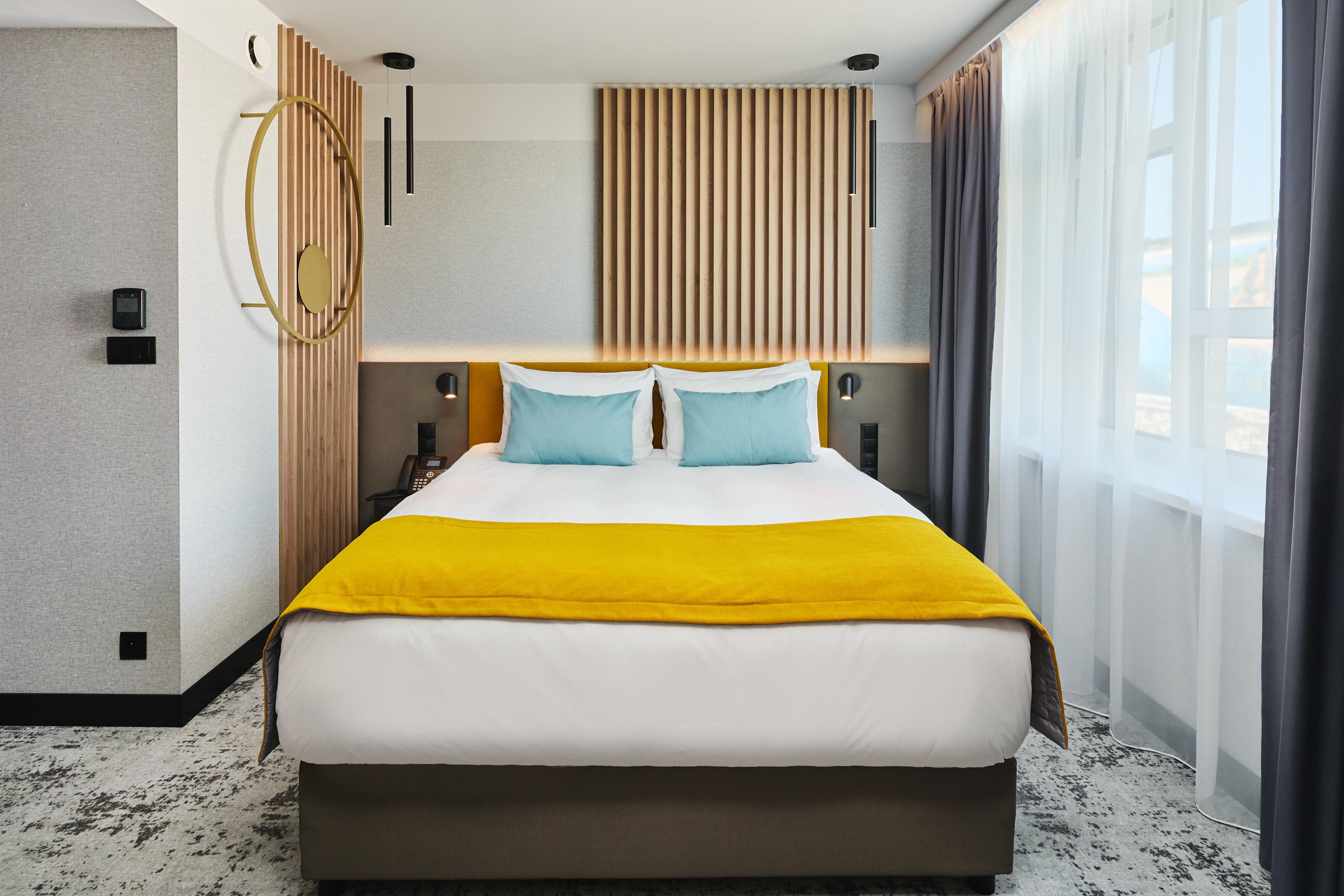 Double Queen Size Bed