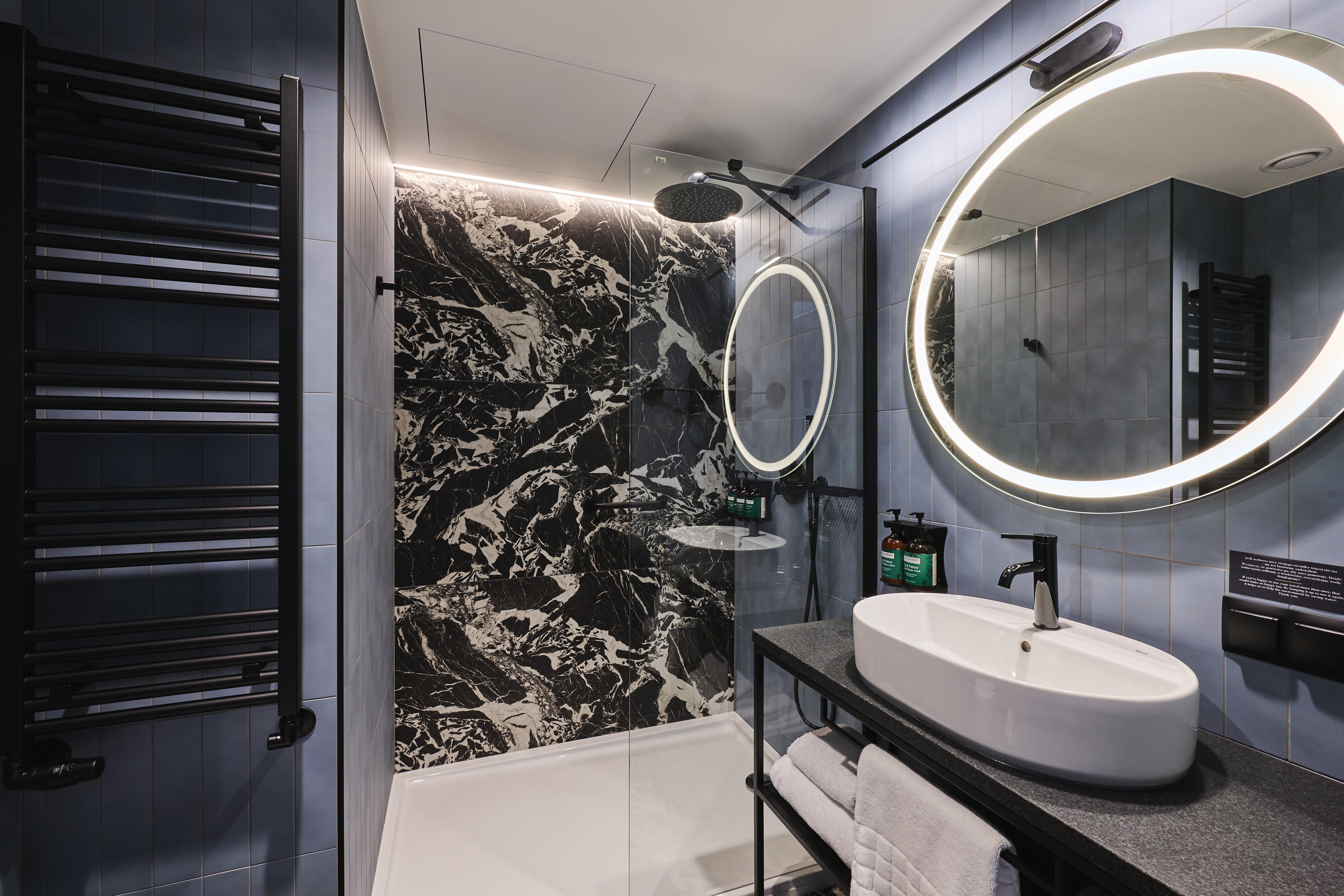 Double Queen Size Bed