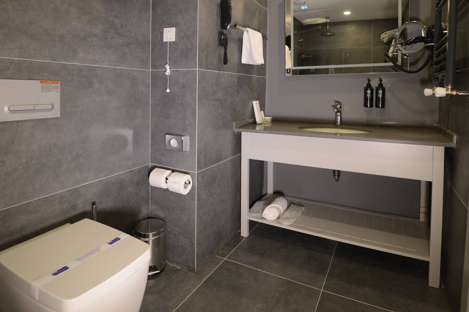 Double or Twin Deluxe