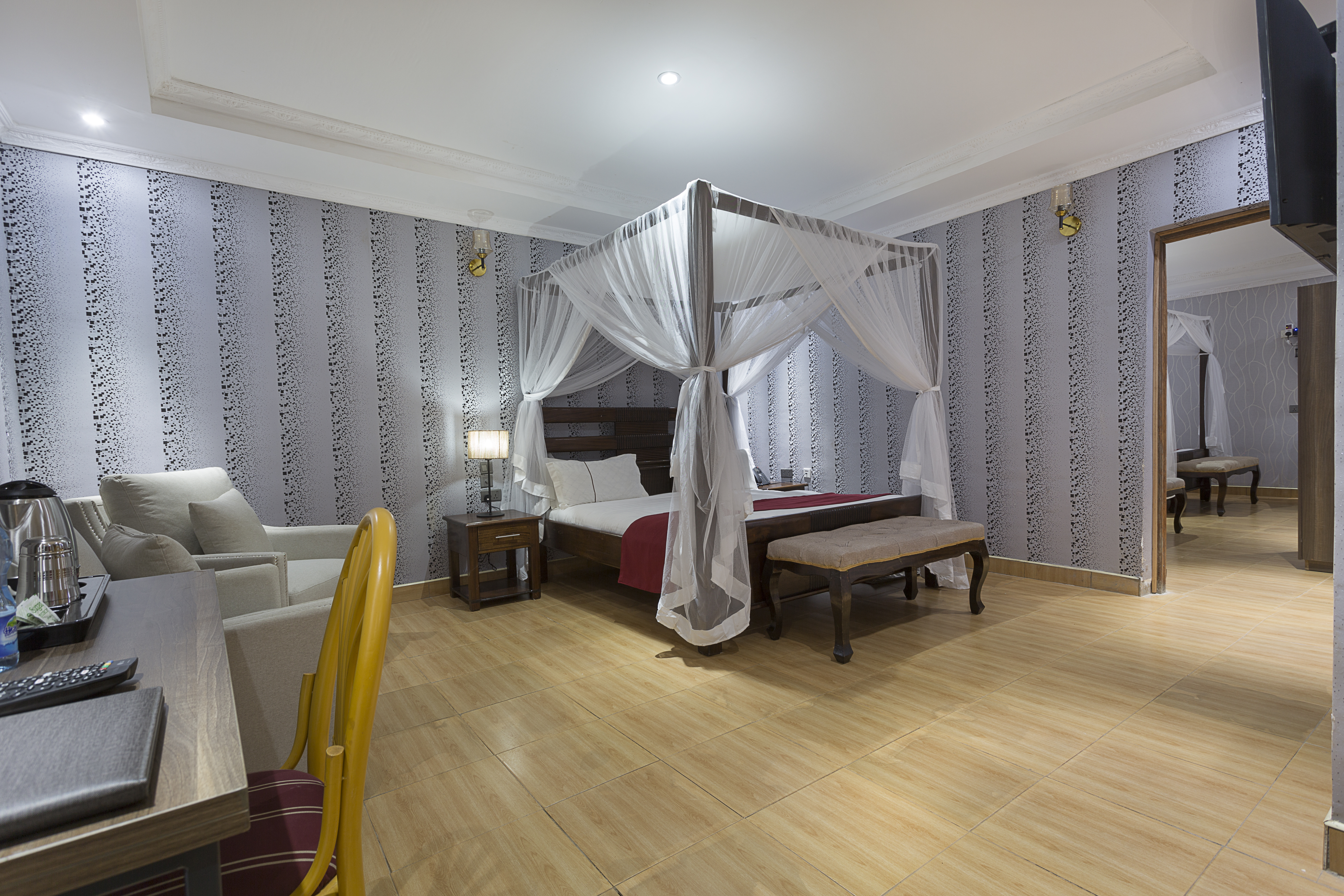 Double Single Executive