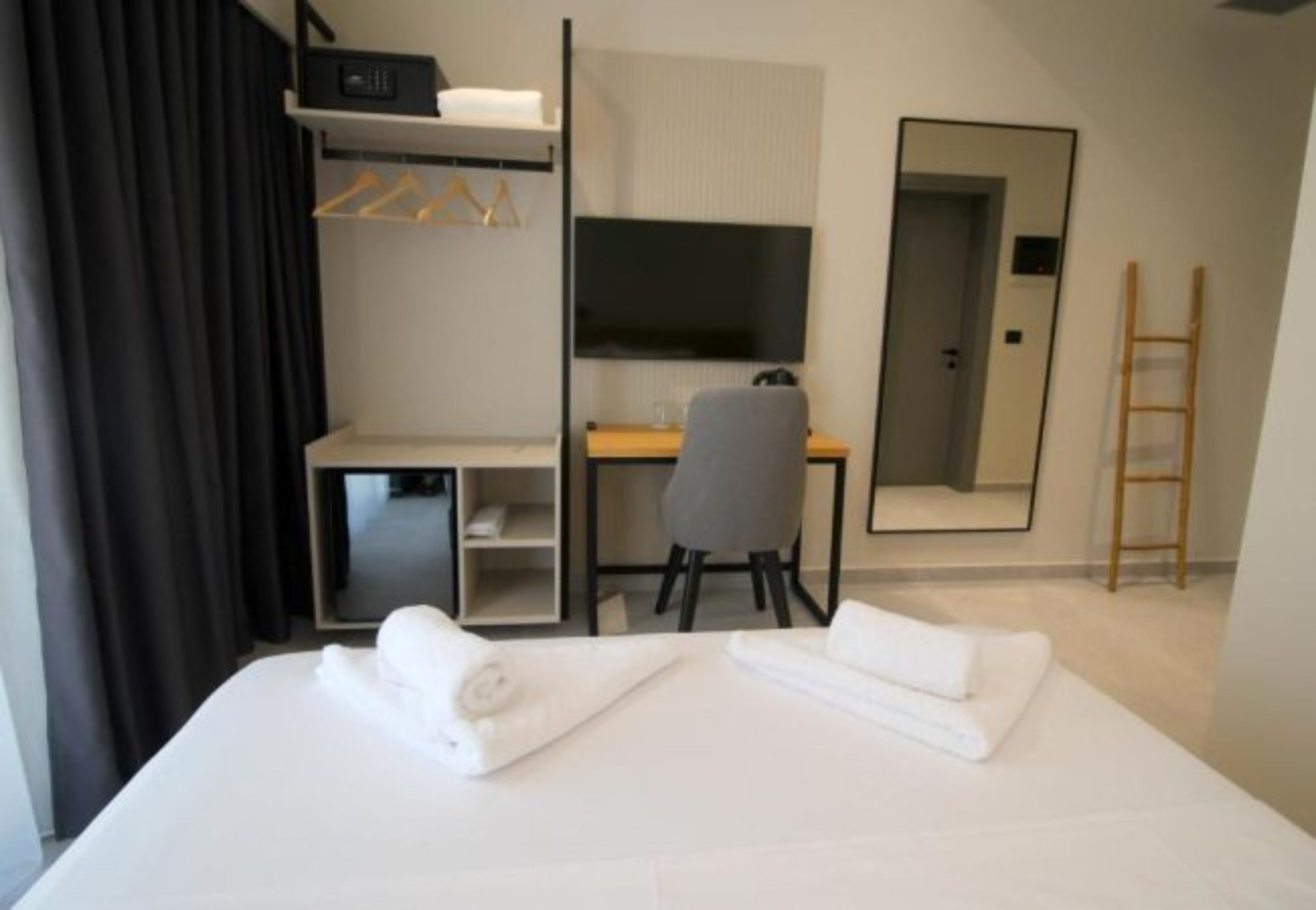 Double Side Sea View One Bedroom
