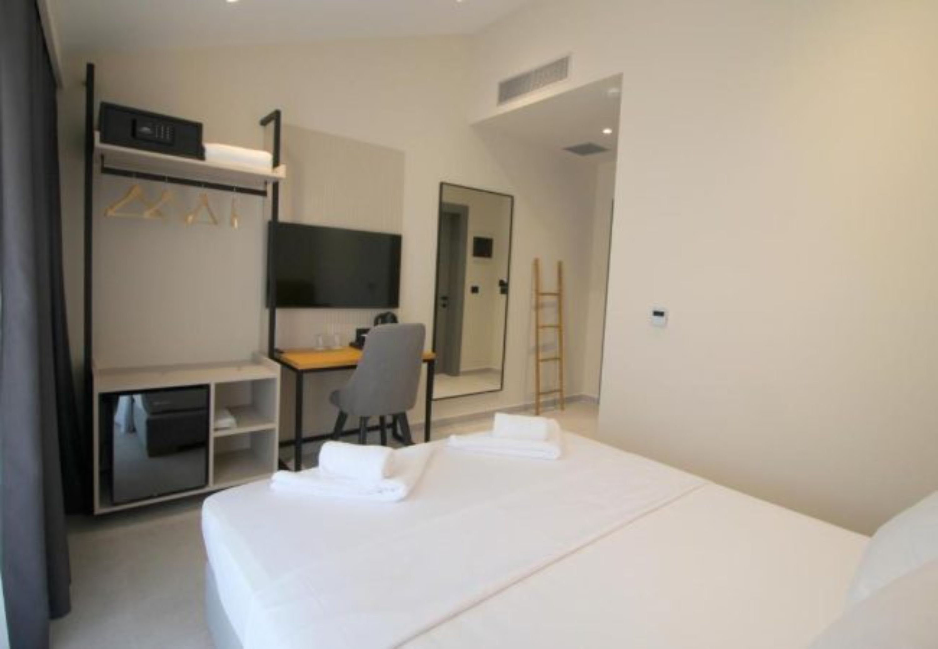 Double Side Sea View One Bedroom