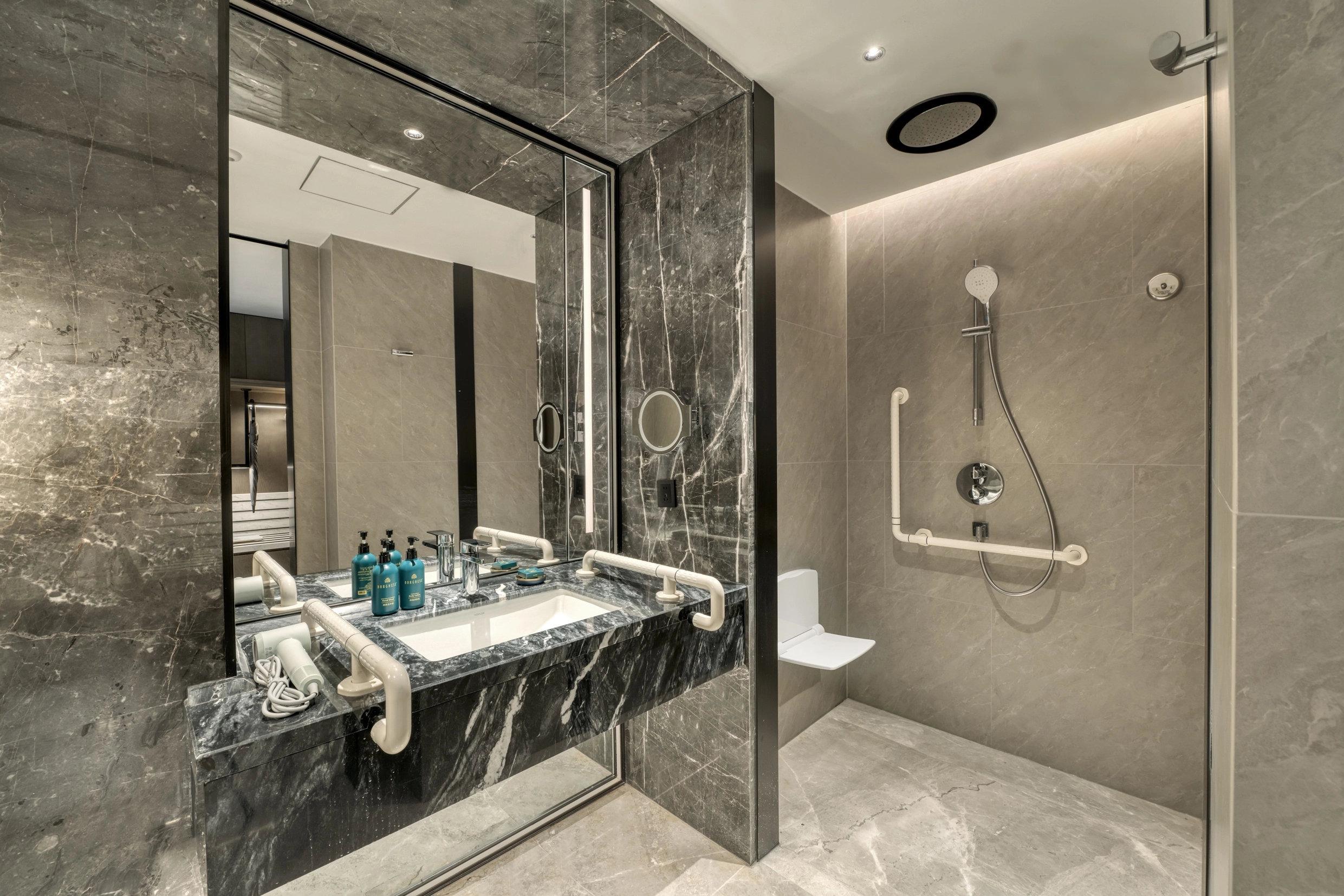 Double Accessible King Size Bed