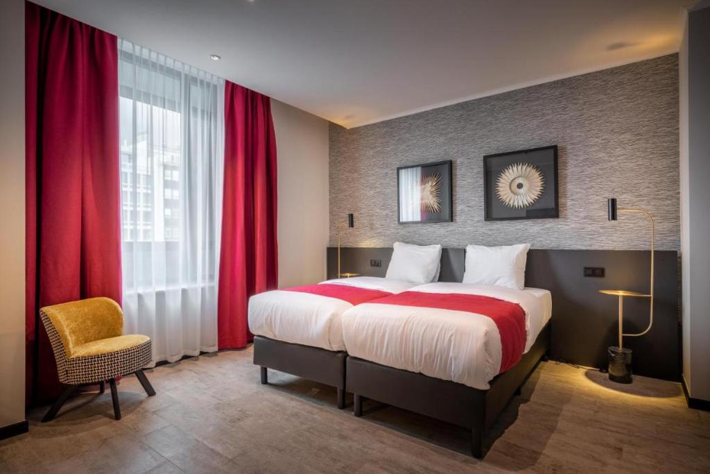 Twin Deluxe Two Bedroom