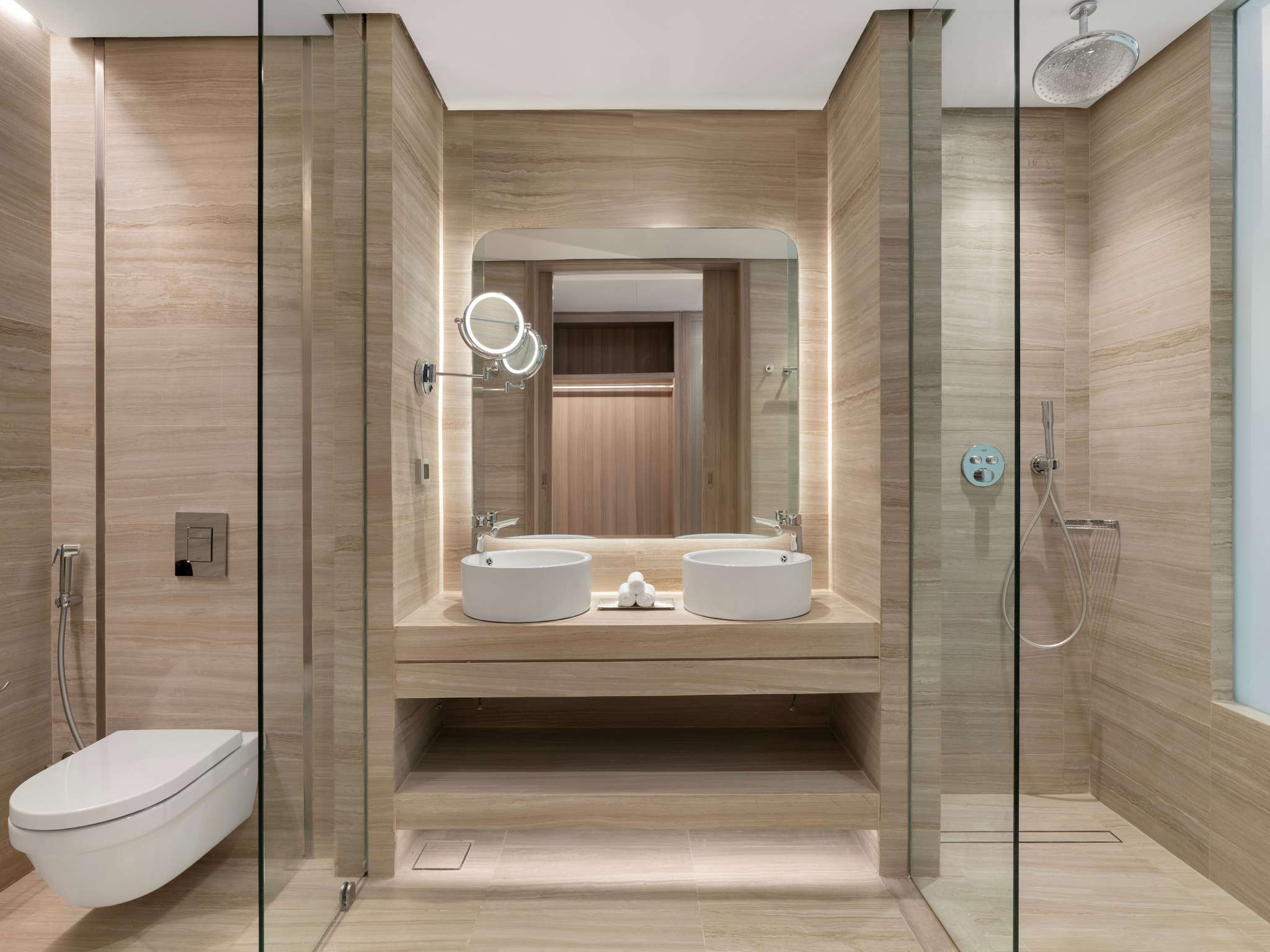 Suite Deluxe Pool View