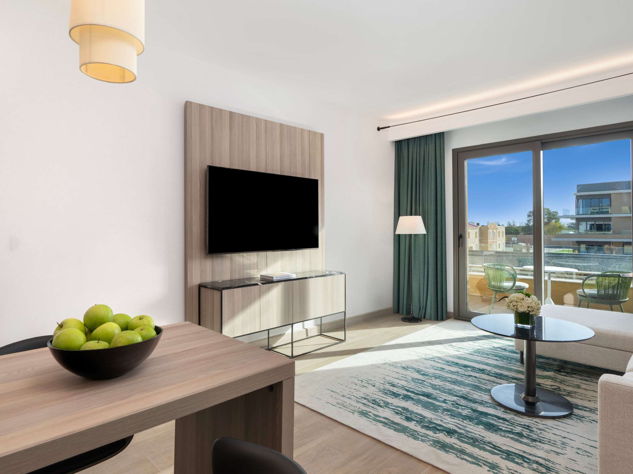 Suite Deluxe Pool View