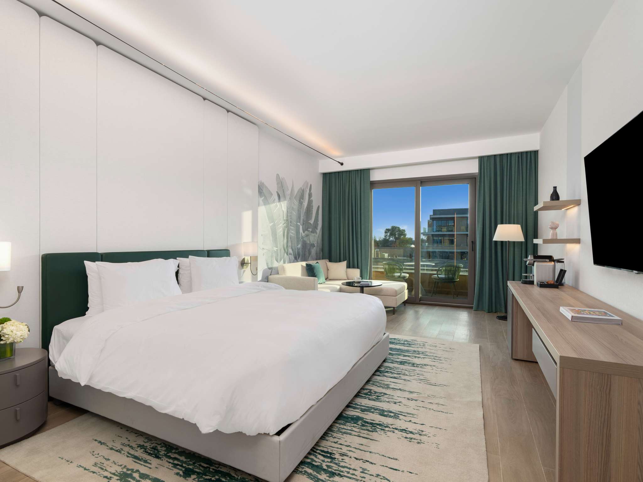 Suite Deluxe Pool View