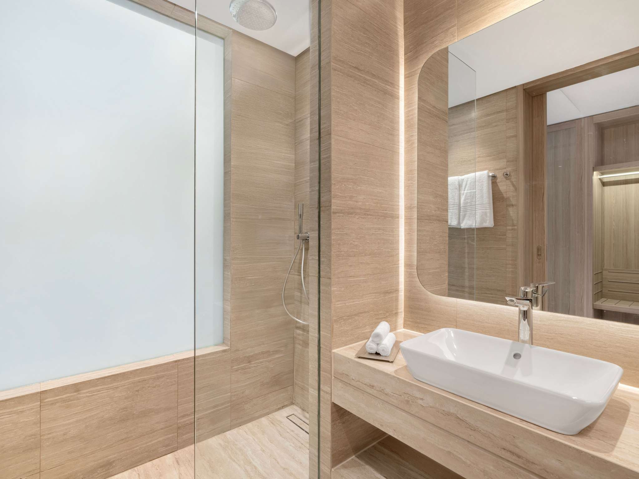 Double Deluxe King Bed