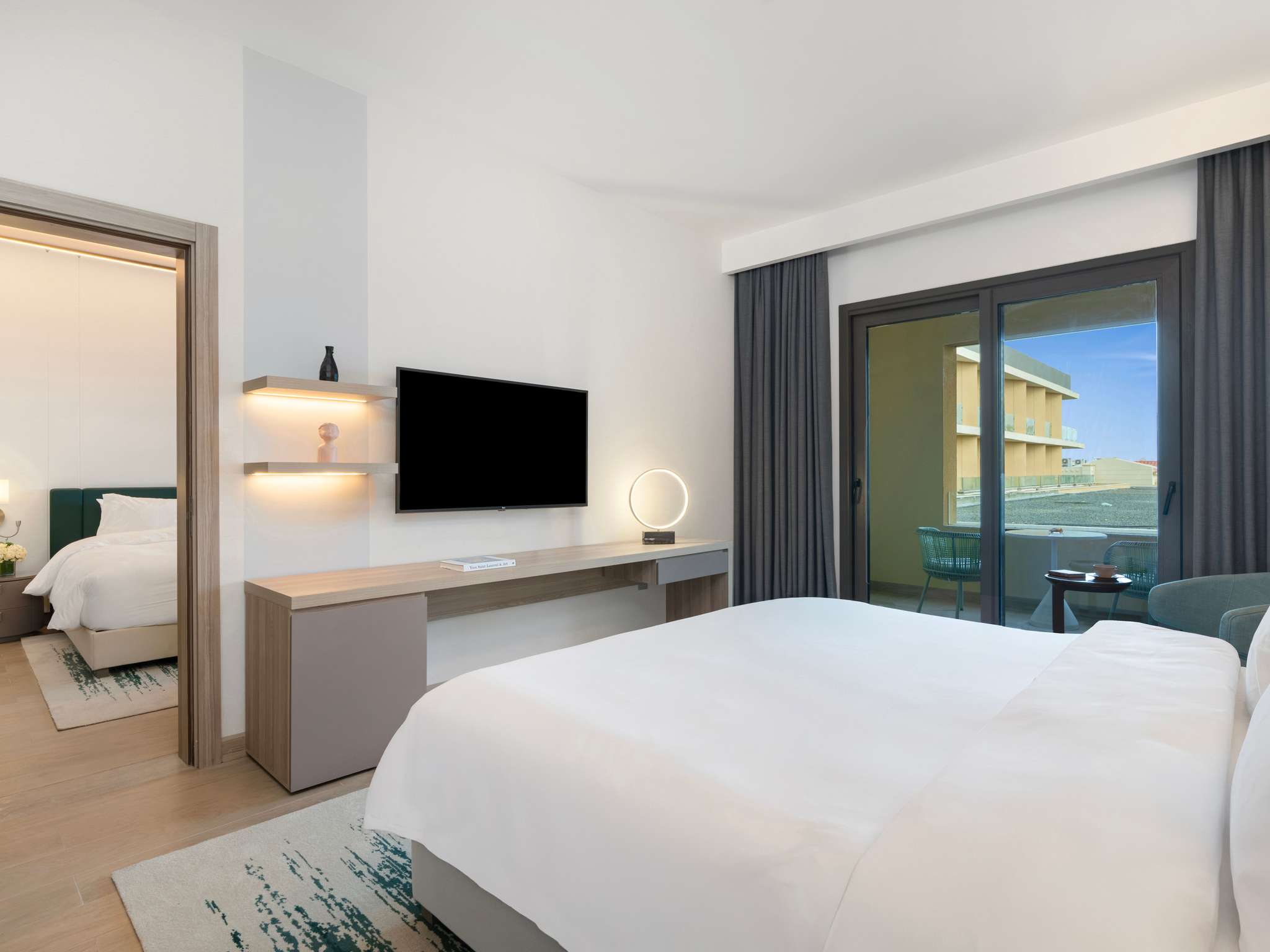 Double Deluxe King Bed