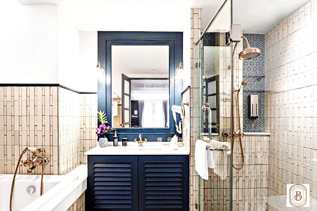 Triple Deluxe King Bed