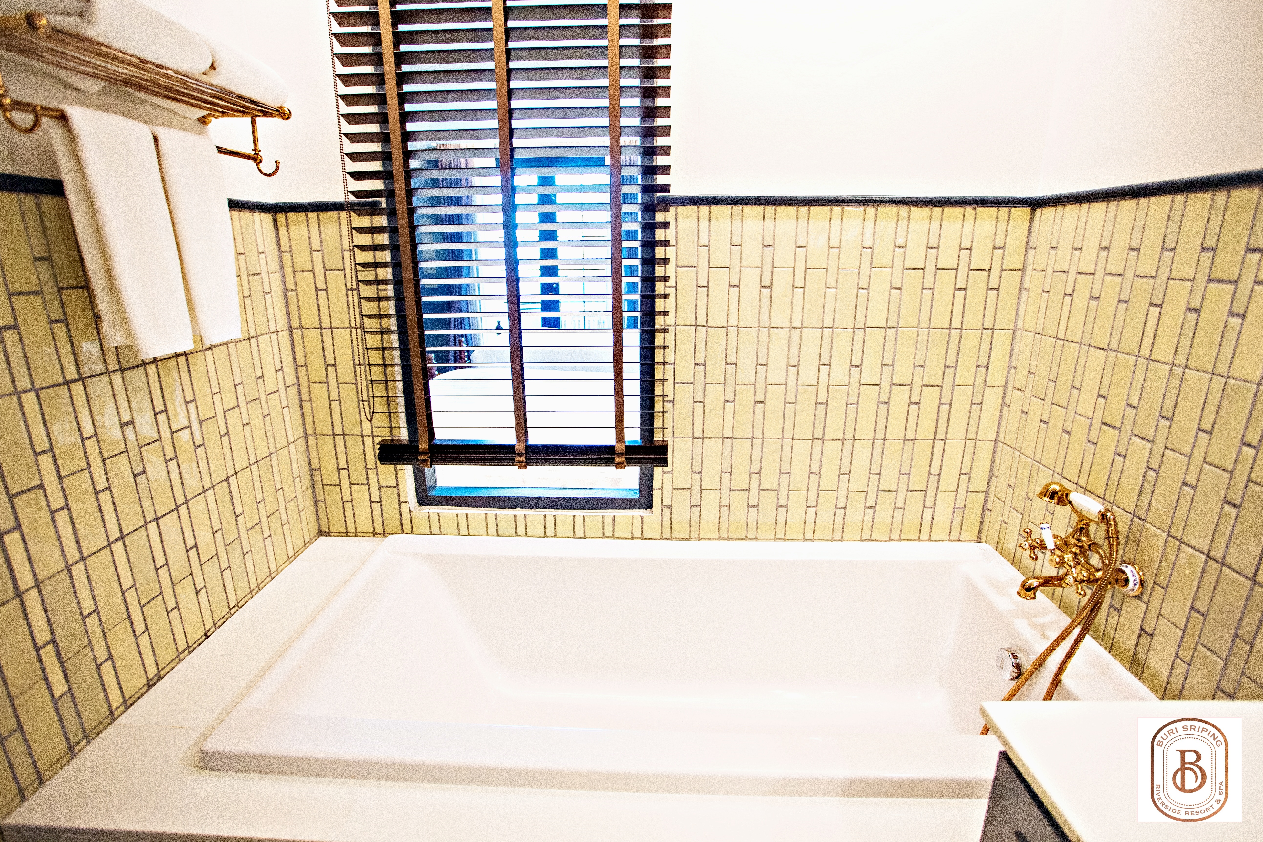 Family Room Deluxe River View