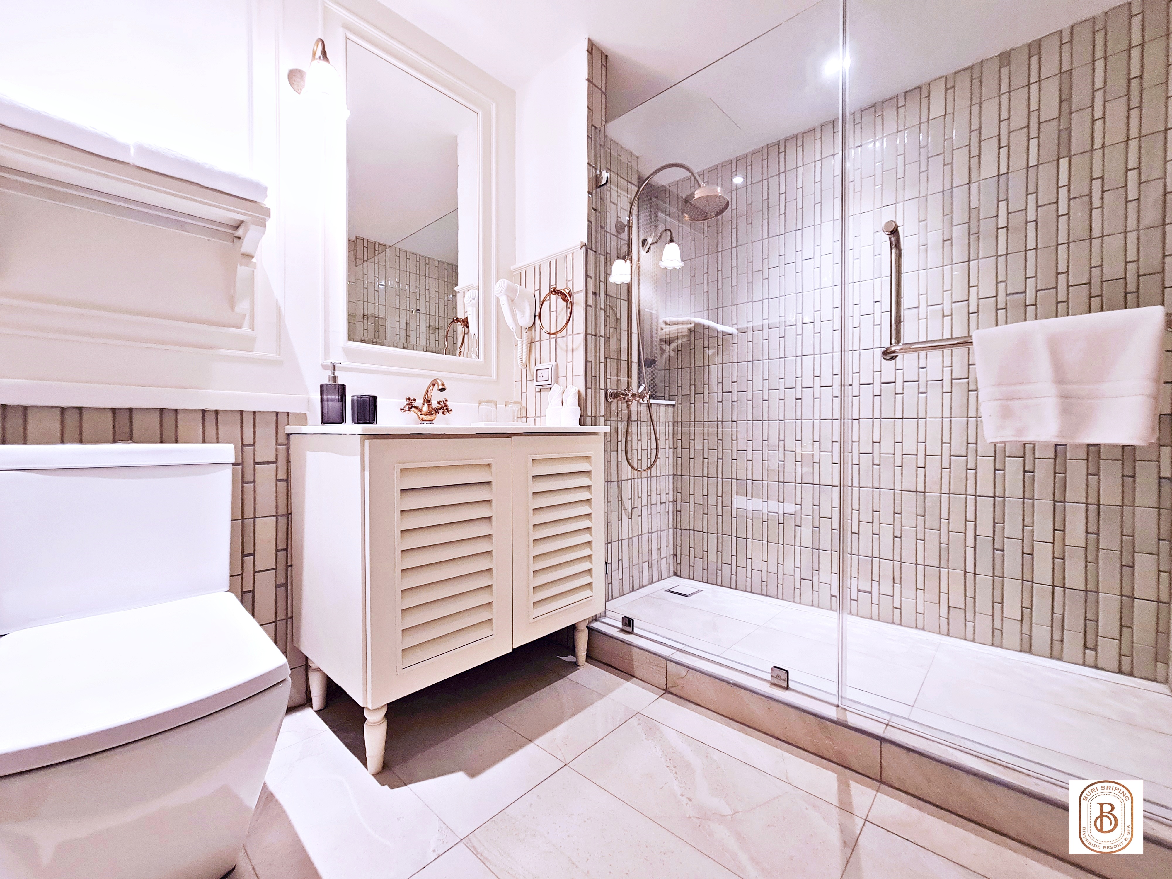 Family Room Deluxe River View