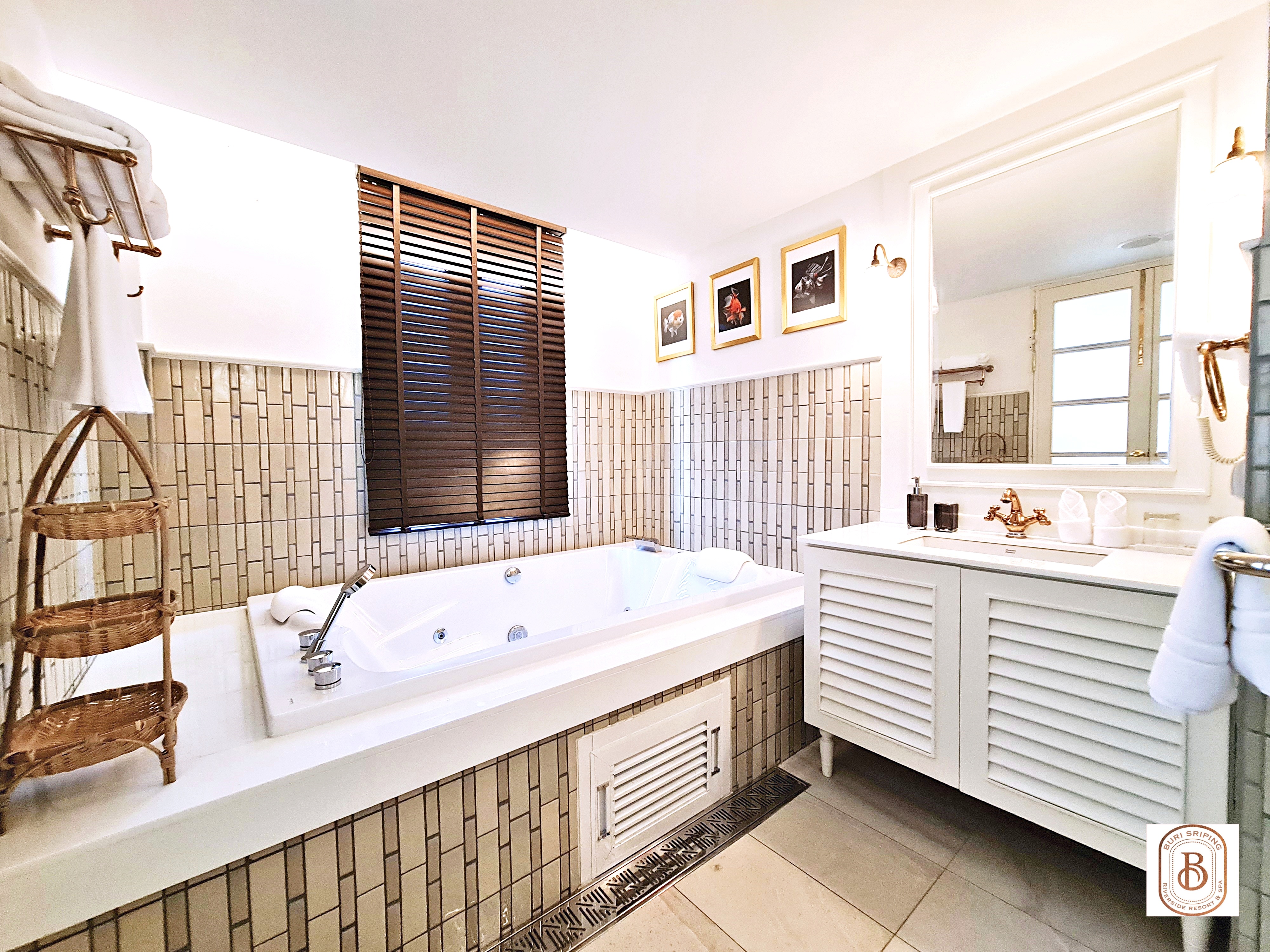 Family Room Deluxe River View