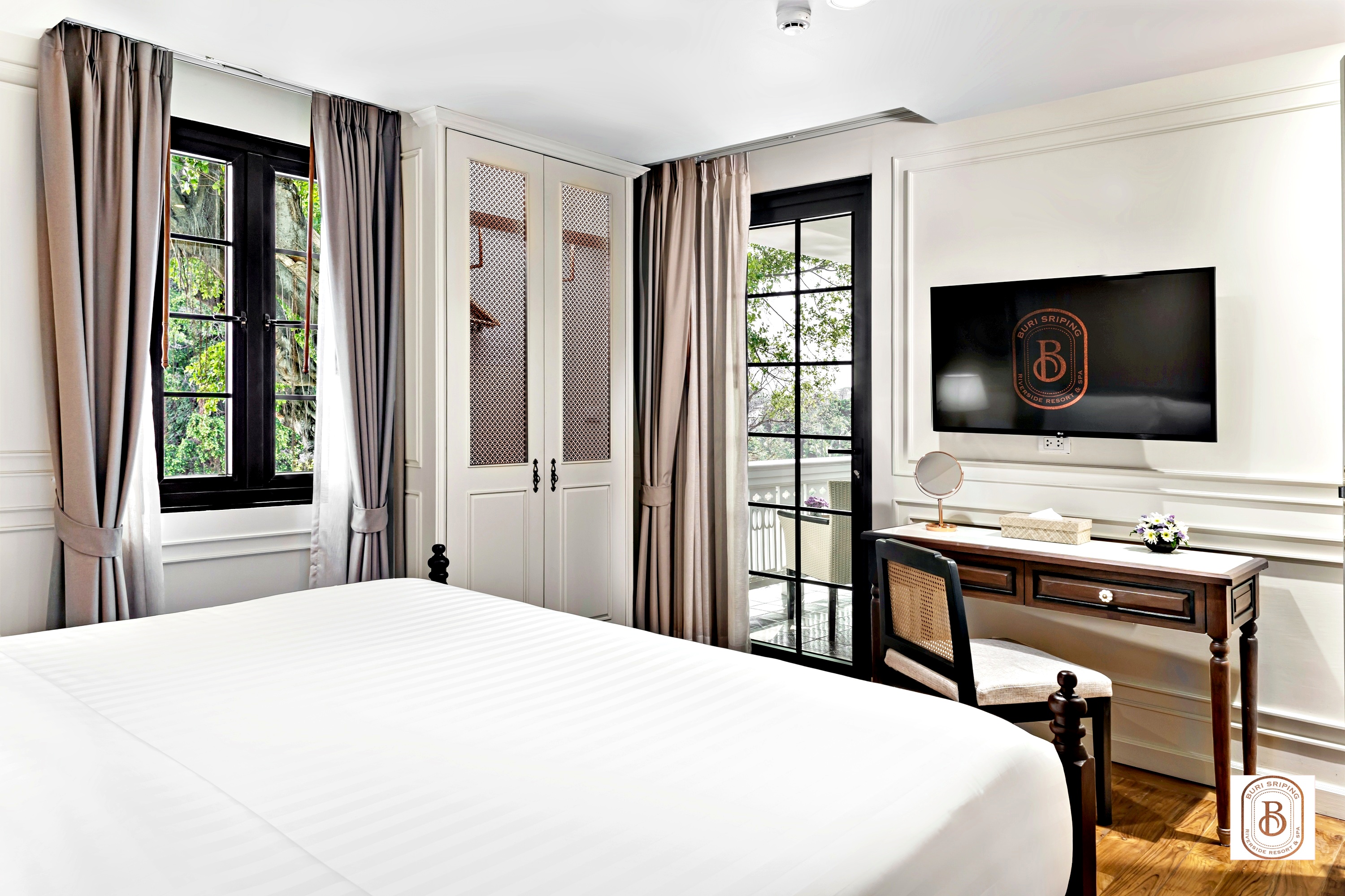 Family Room Deluxe River View