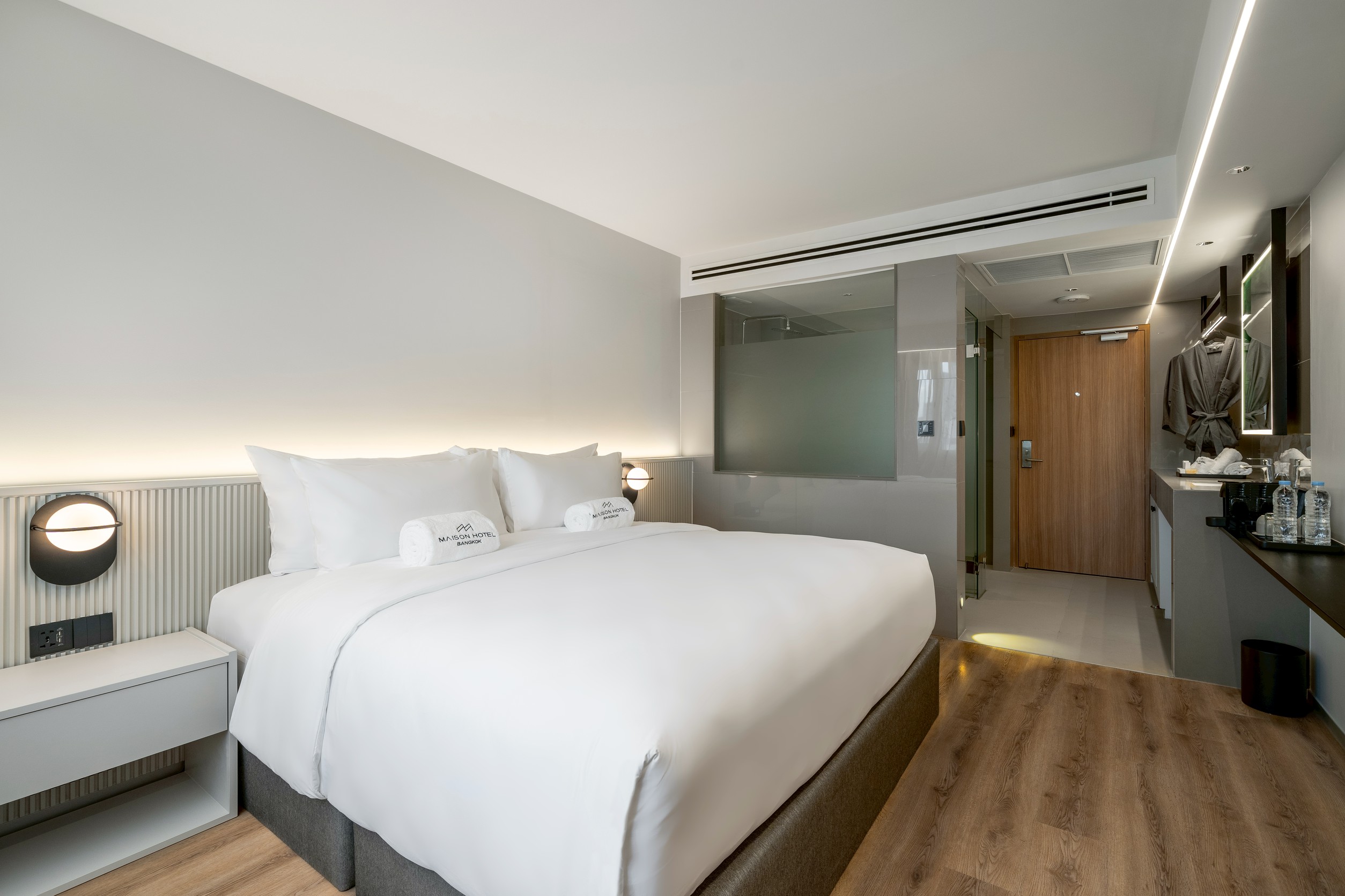 Double Deluxe One Bed