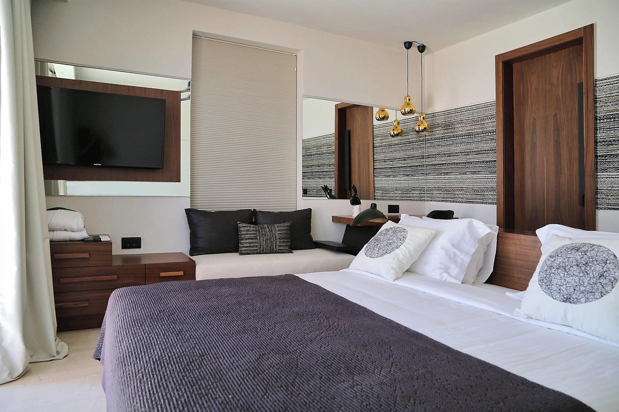 Apartment Two Bedrooms with Private Pool