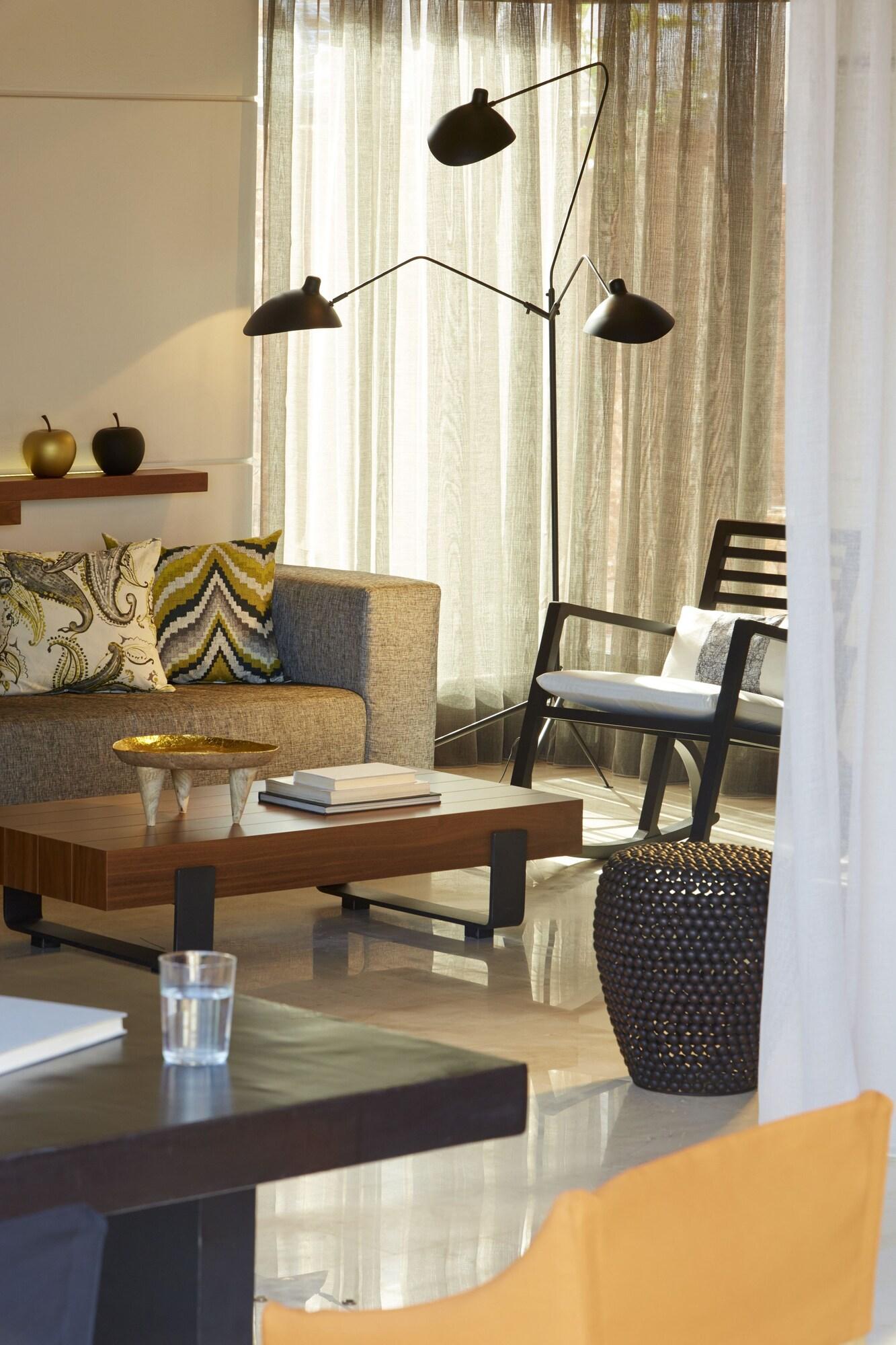 Apartment Four Bedrooms with Private Pool