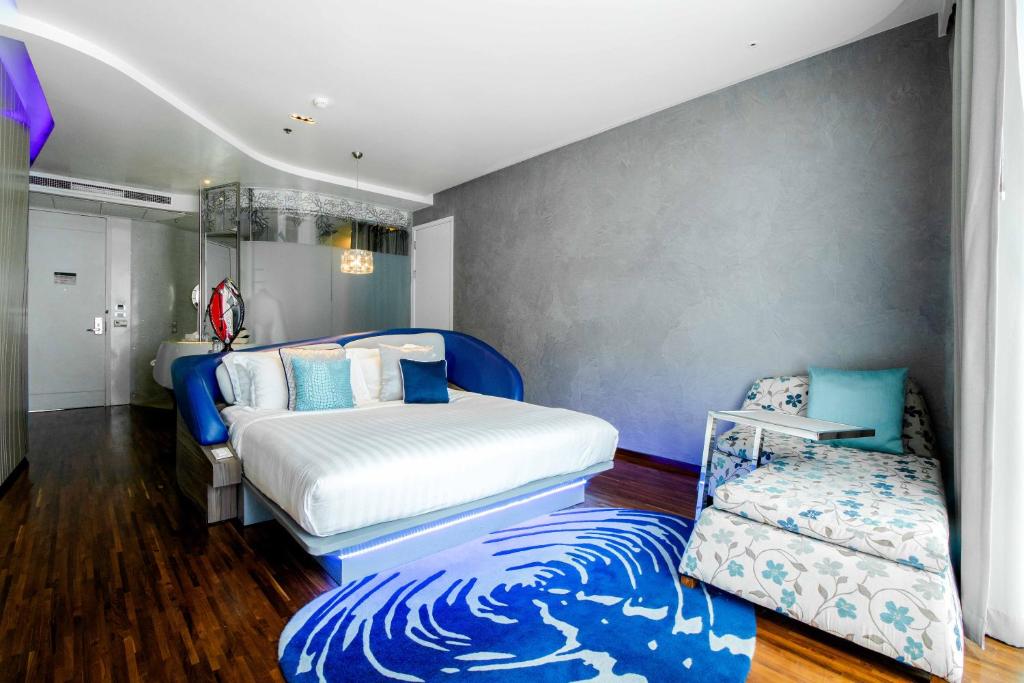 Double Deluxe King Bed